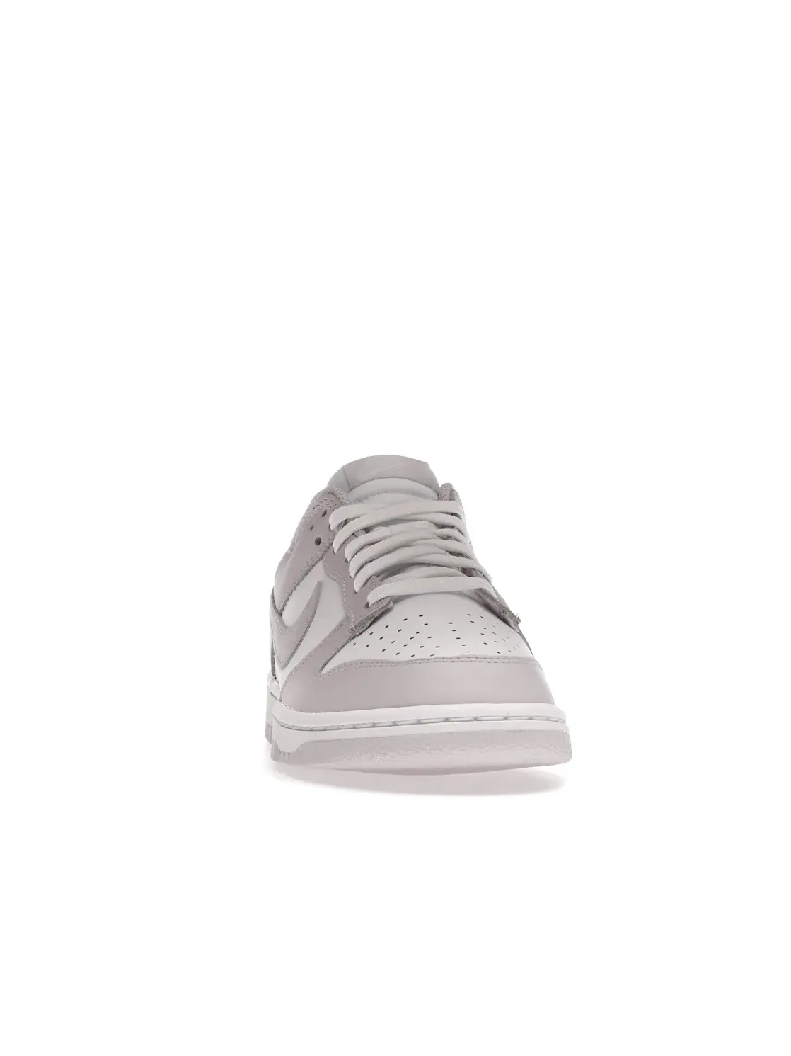 Женские кроссовки Lifestyle Nike Dunk Low — изображение 2 из 4, белый