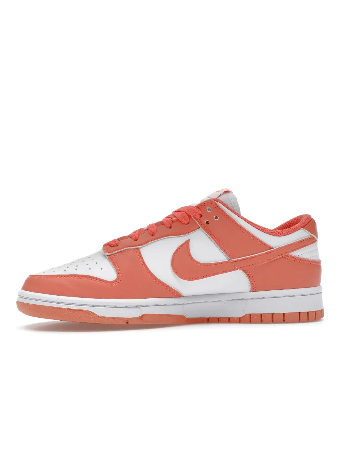 Женские кроссовки с кожаным верхом Nike Dunk Low — изображение 3 из 4, белый/светлый