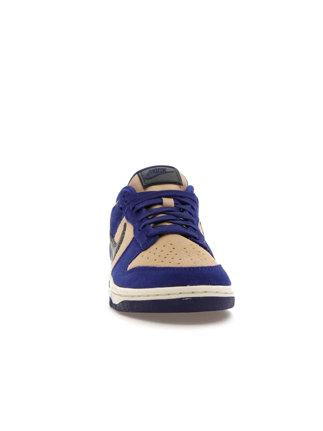 Женские кроссовки замшевые Nike Dunk Low LX — изображение 2 из 4