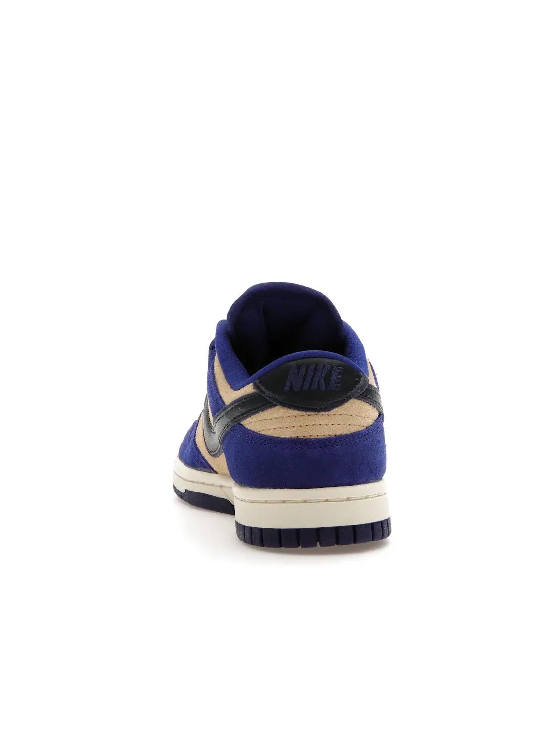 Женские кроссовки замшевые Nike Dunk Low LX — изображение 4 из 4