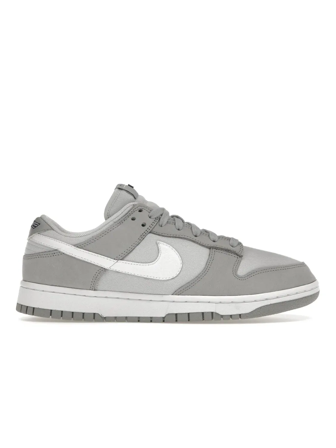 Женские кроссовки с премиальными материалами Nike Dunk Low LX — изображение 1 из 4, светлый серый/белый