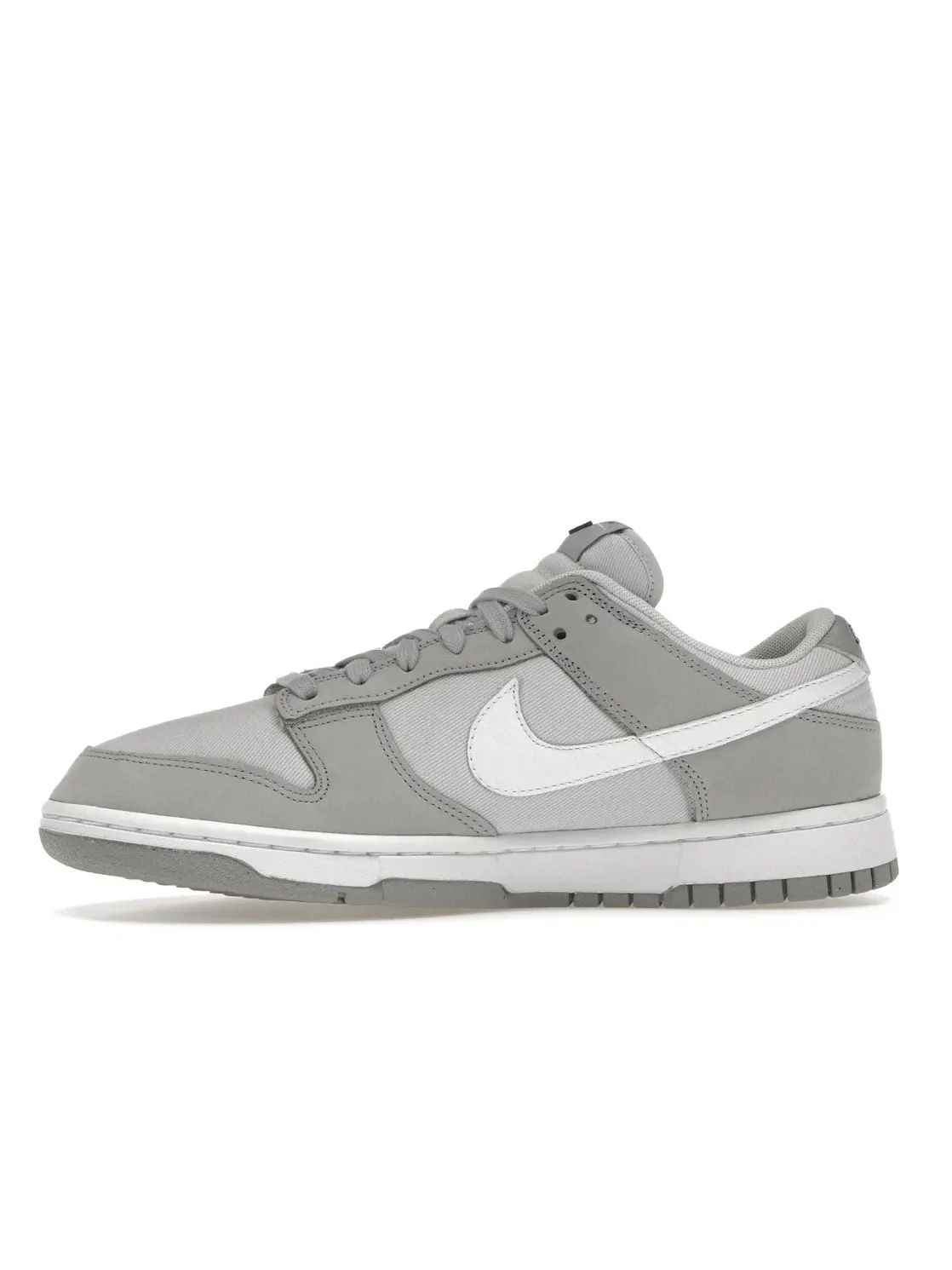Женские кроссовки с премиальными материалами Nike Dunk Low LX — изображение 3 из 4, светлый серый/белый