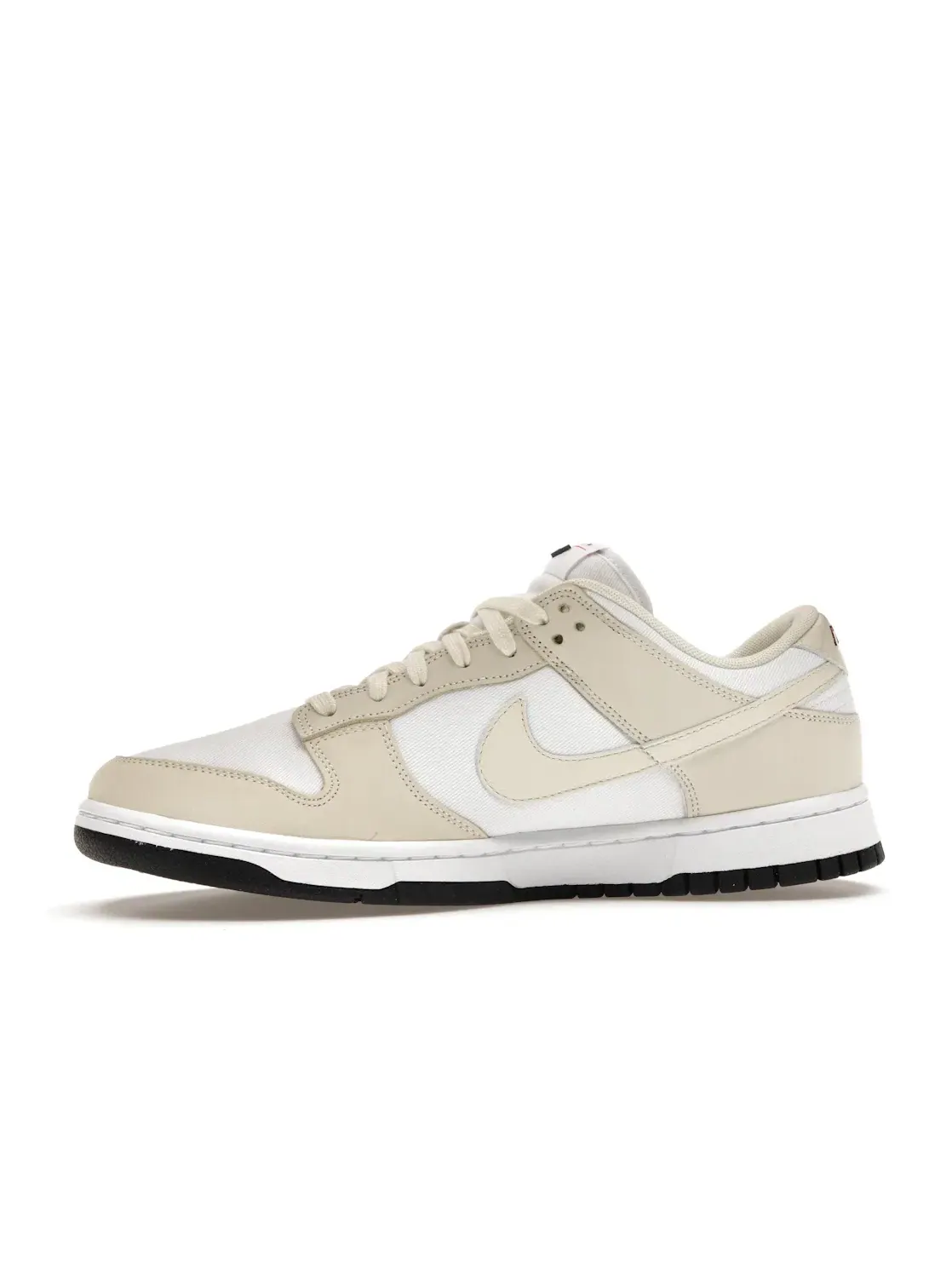 Женские кроссовки с замшевым верхом Nike Dunk Low LX — изображение 3 из 4, белый/-черный-красный