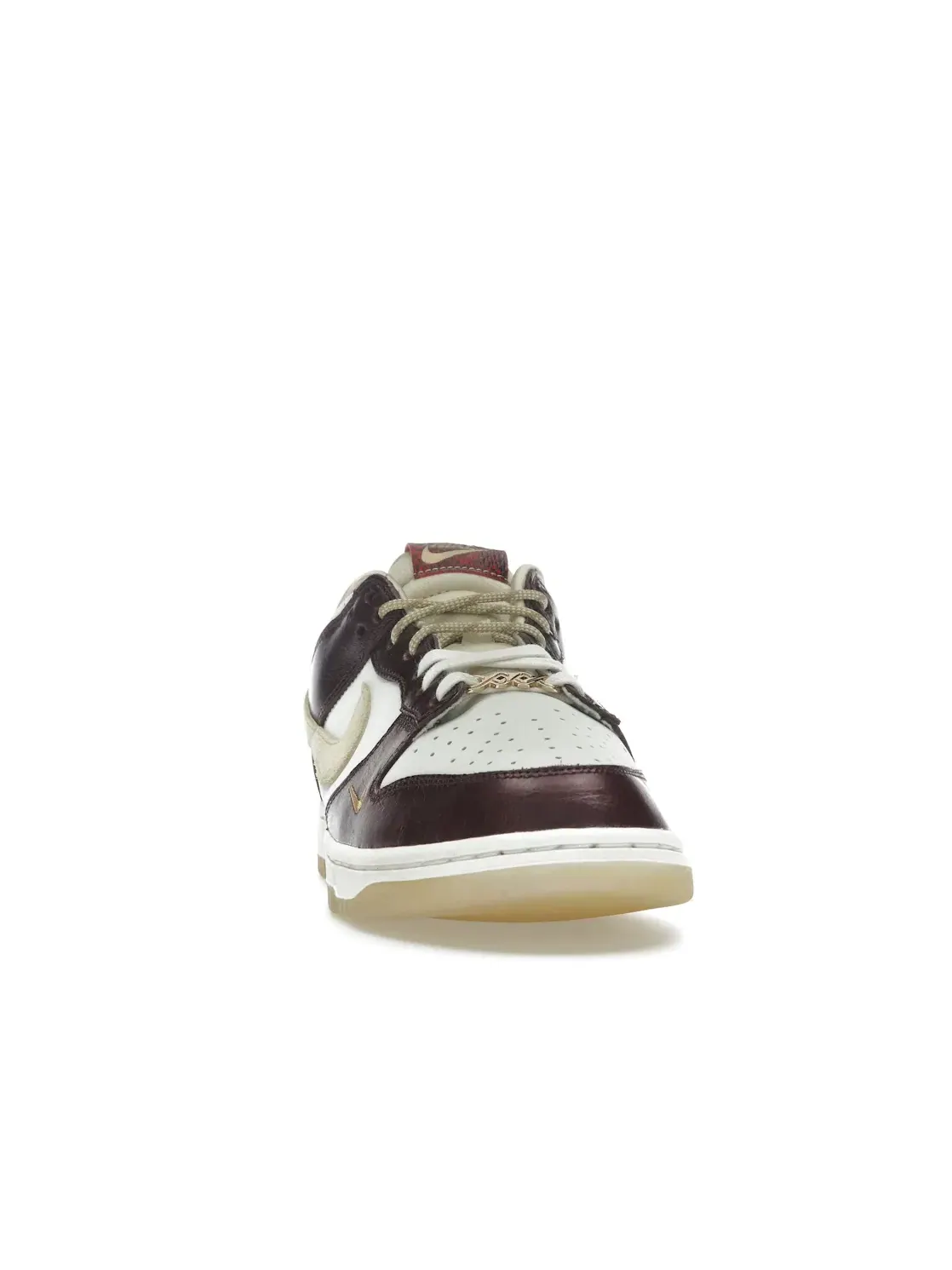 Женские кроссовки Lifestyle Nike Dunk Low LX — изображение 2 из 4, золотистый/бордовый