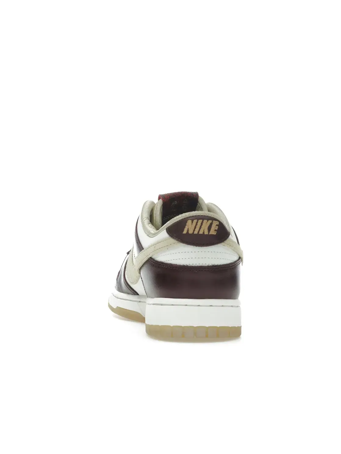 Женские кроссовки Lifestyle Nike Dunk Low LX — изображение 4 из 4, золотистый/бордовый
