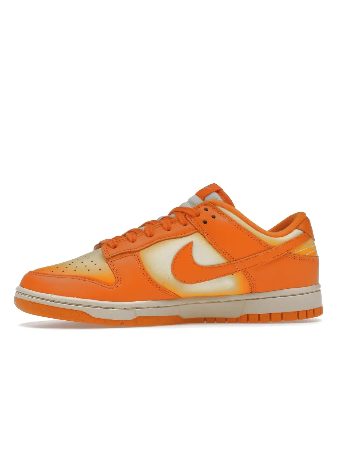 Женские кроссовки с перфорированным носком Nike Dunk Low — изображение 3 из 4