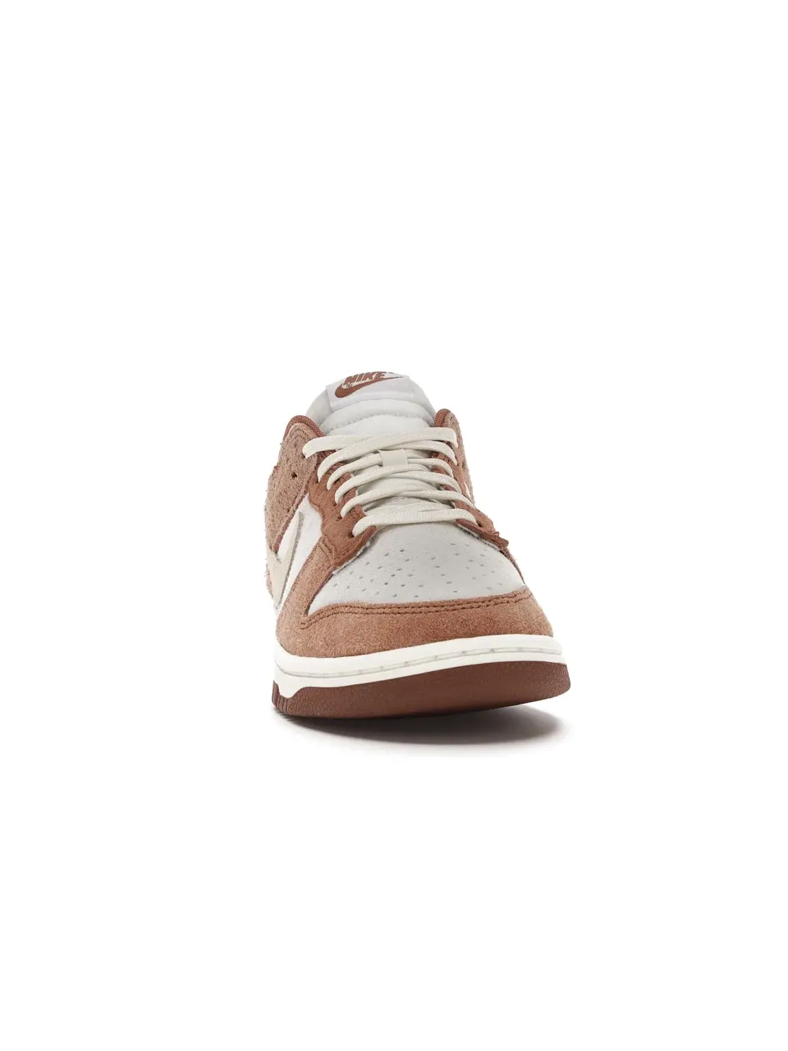 Мужские кроссовки Lifestyle с замшевым верхом Nike Dunk Low — изображение 2 из 4, серый