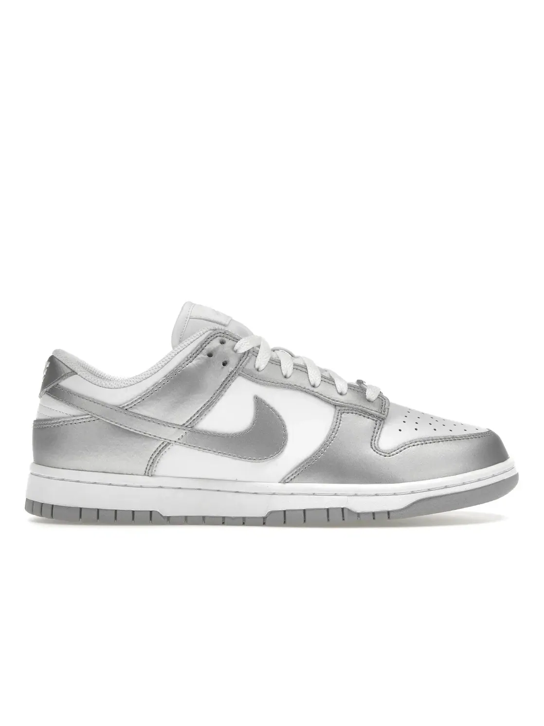 Женские кроссовки Lifestyle с металлическим серебром Nike Dunk Low — изображение 1 из 4