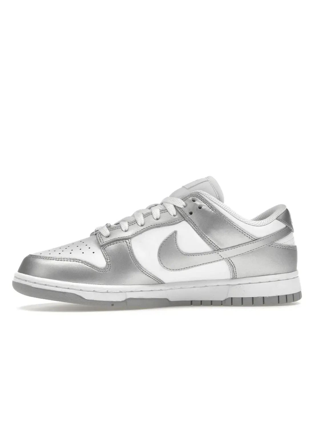 Женские кроссовки Lifestyle с металлическим серебром Nike Dunk Low — изображение 3 из 4
