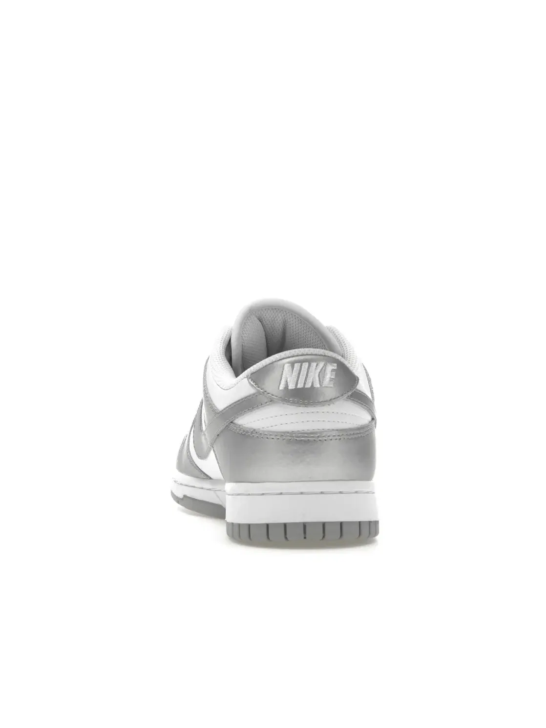 Женские кроссовки Lifestyle с металлическим серебром Nike Dunk Low — изображение 4 из 4