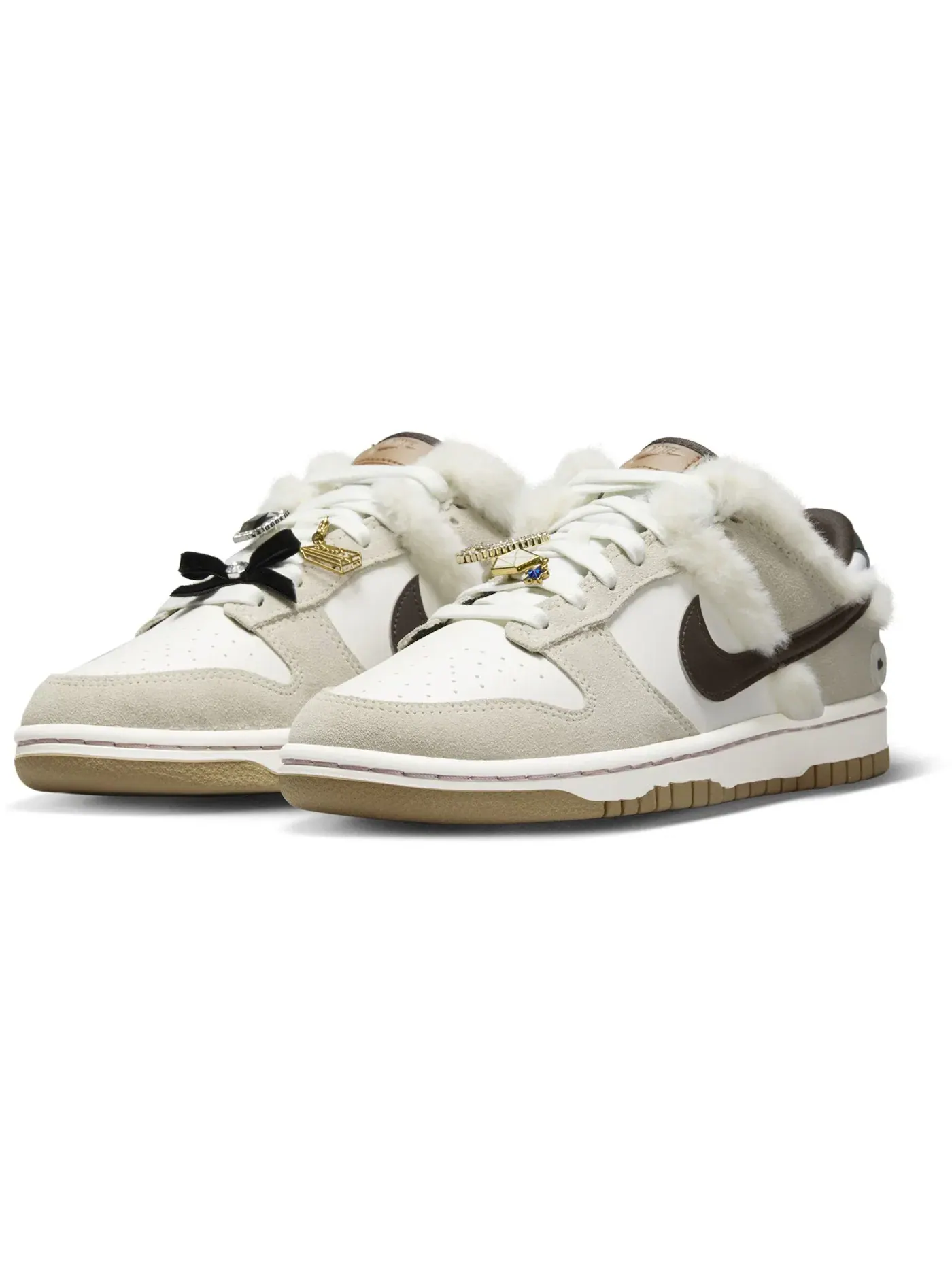 Женские кроссовки с меховыми вставками Nike Dunk Low — изображение 2 из 4
