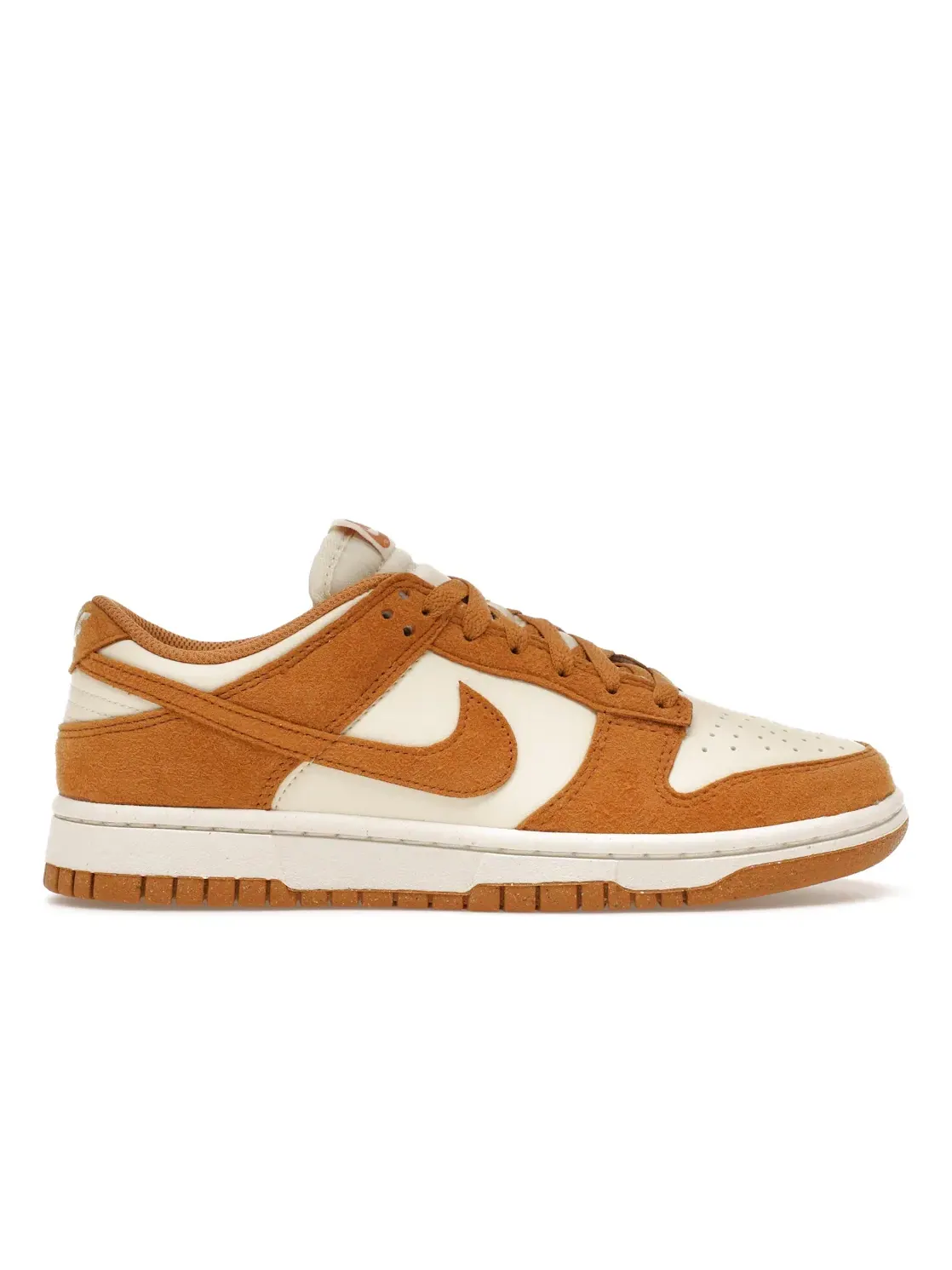 Женские кроссовки Lifestyle Nike Dunk Low Next Nature Nike, Coconut Milk/Sail/Flax — изображение 1 из 4