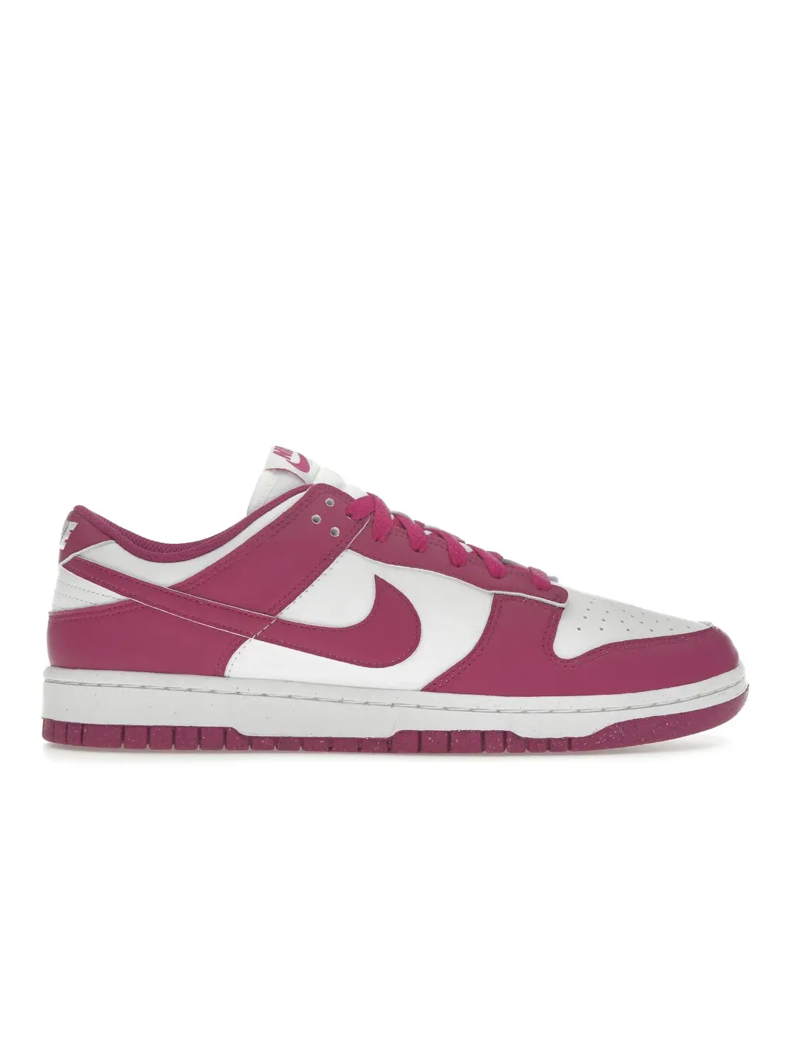 Женские кроссовки с низким профилем Nike Dunk Low Next Nature — изображение 1 из 4, белый