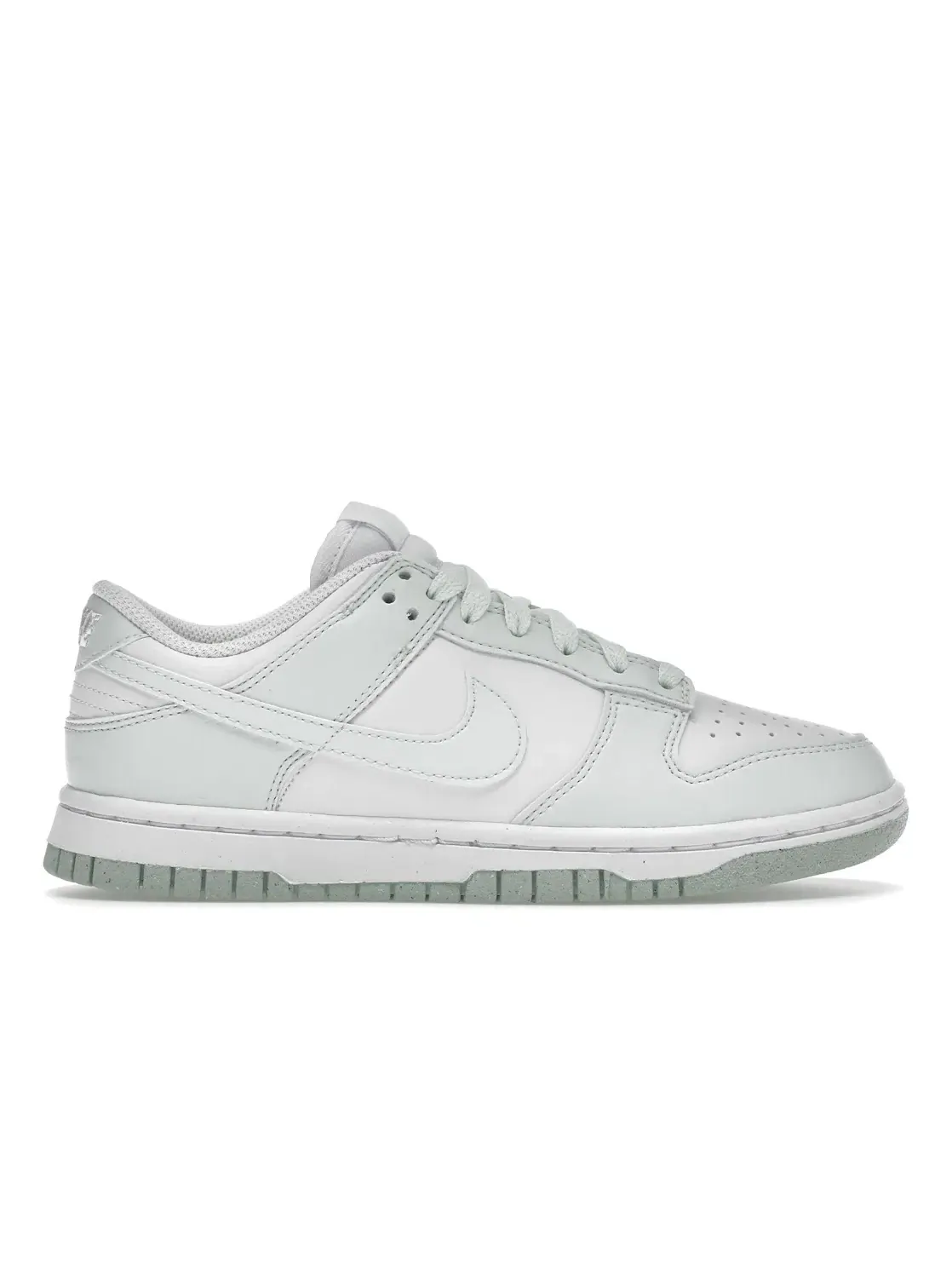 Женские кроссовки из переработанных материалов Nike Dunk Low Next Nature Nike — изображение 1 из 4, белый