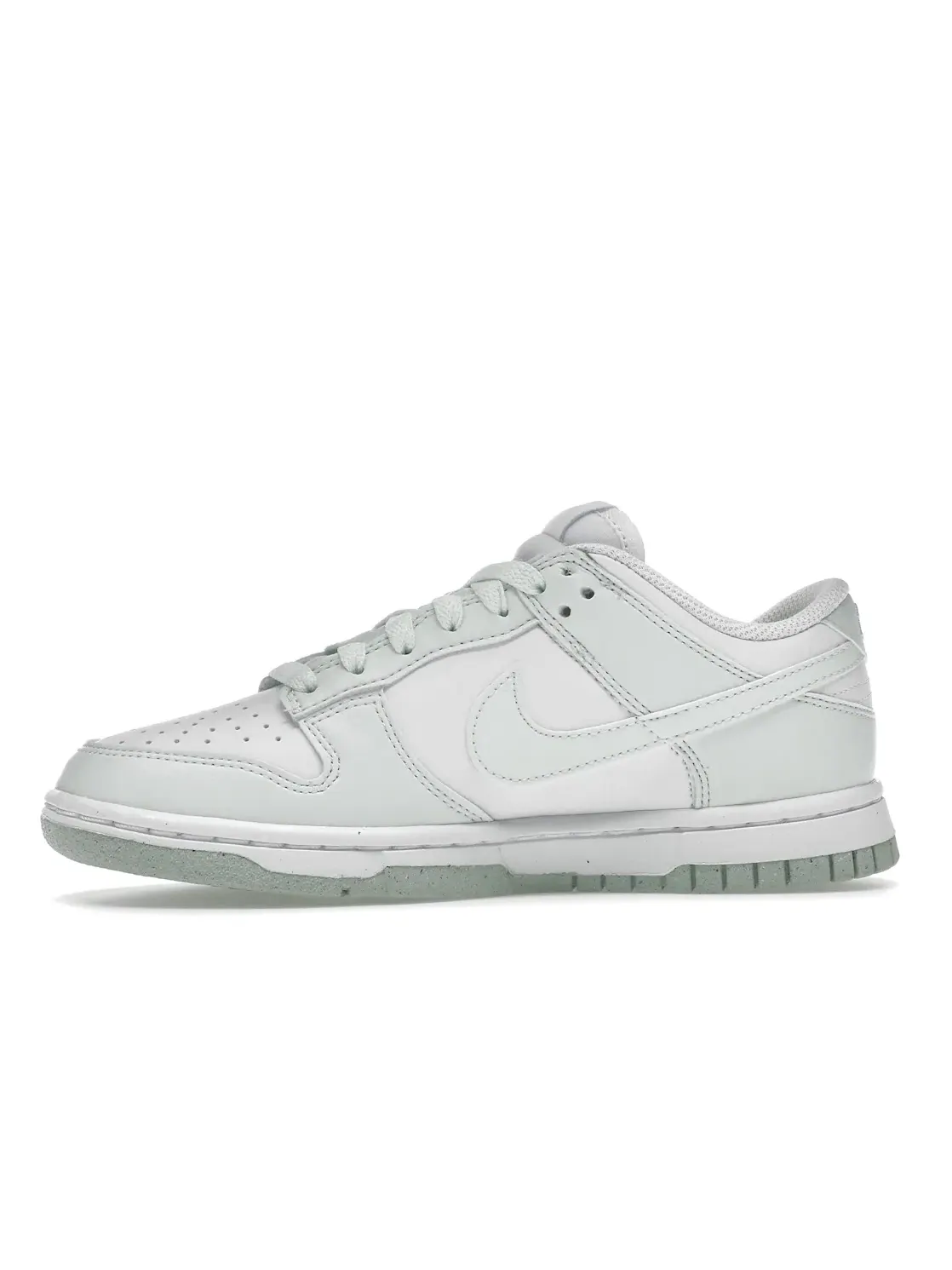 Женские кроссовки из переработанных материалов Nike Dunk Low Next Nature Nike — изображение 3 из 4, белый