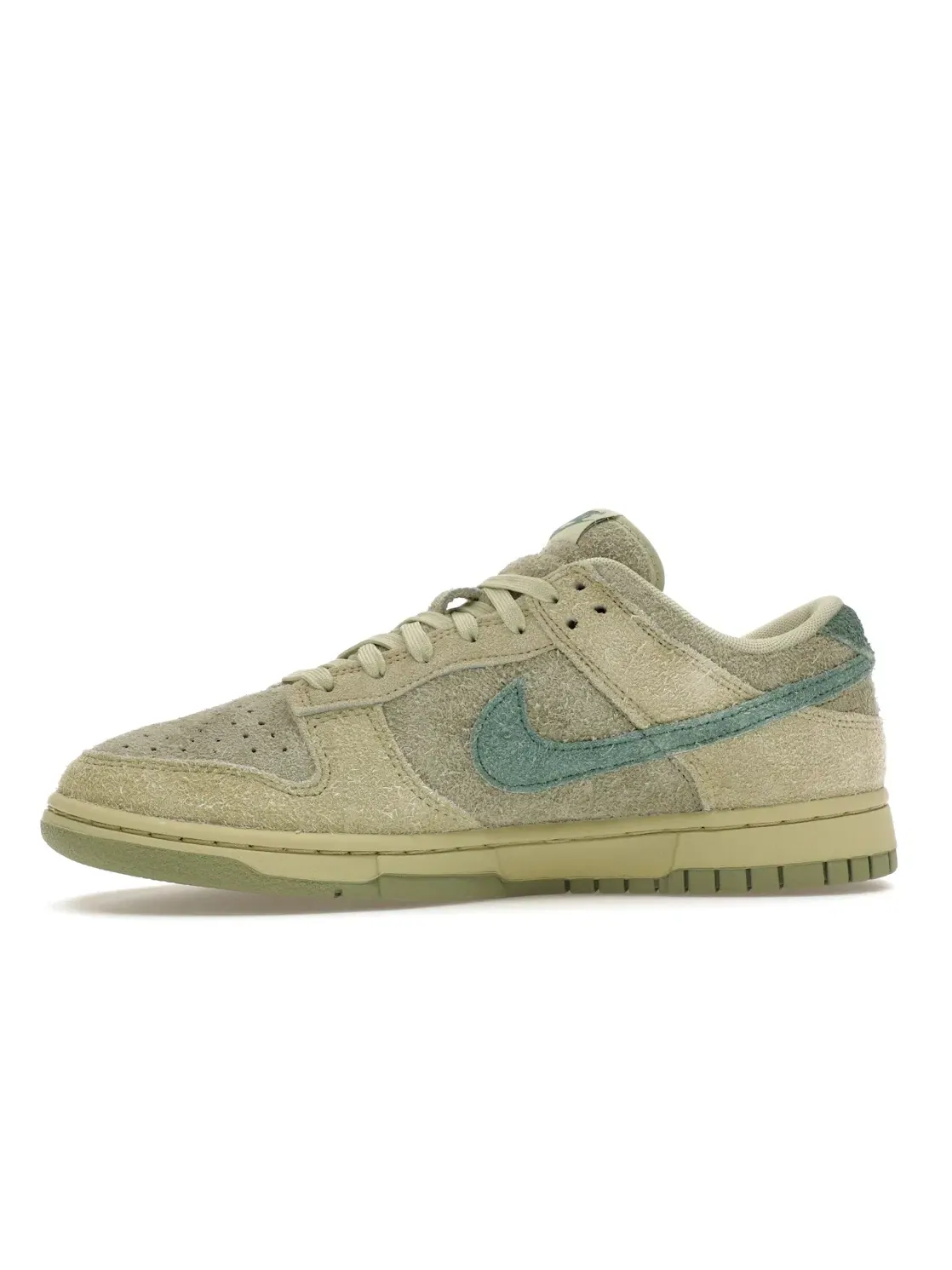 Женские кроссовки с замшевым верхом Nike Dunk Low — изображение 3 из 4, оливковый//зеленый