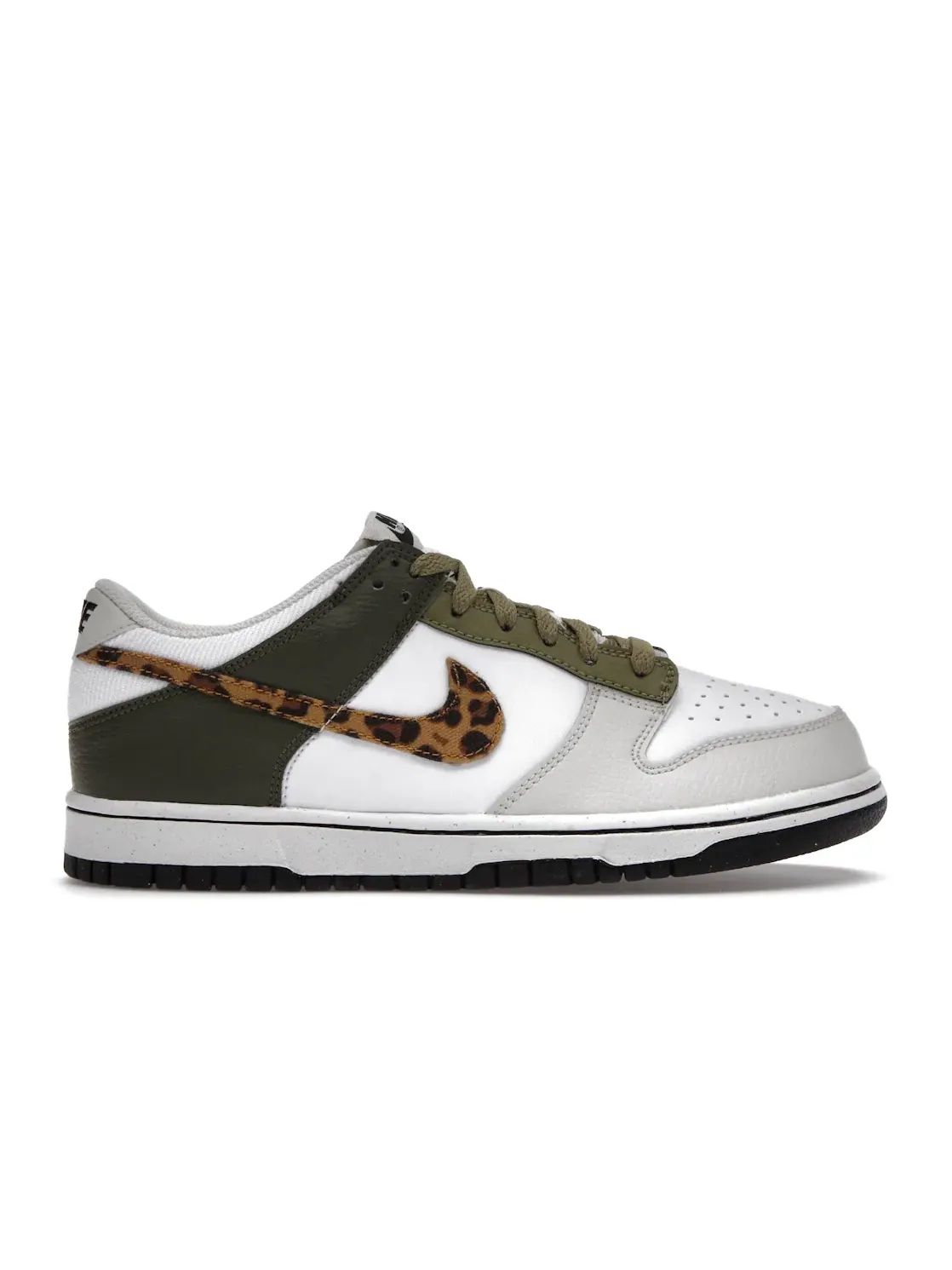 Детские кроссовки Lifestyle с принтом Nike Dunk Low Nike — изображение 1 из 4, белый//зеленый/черный