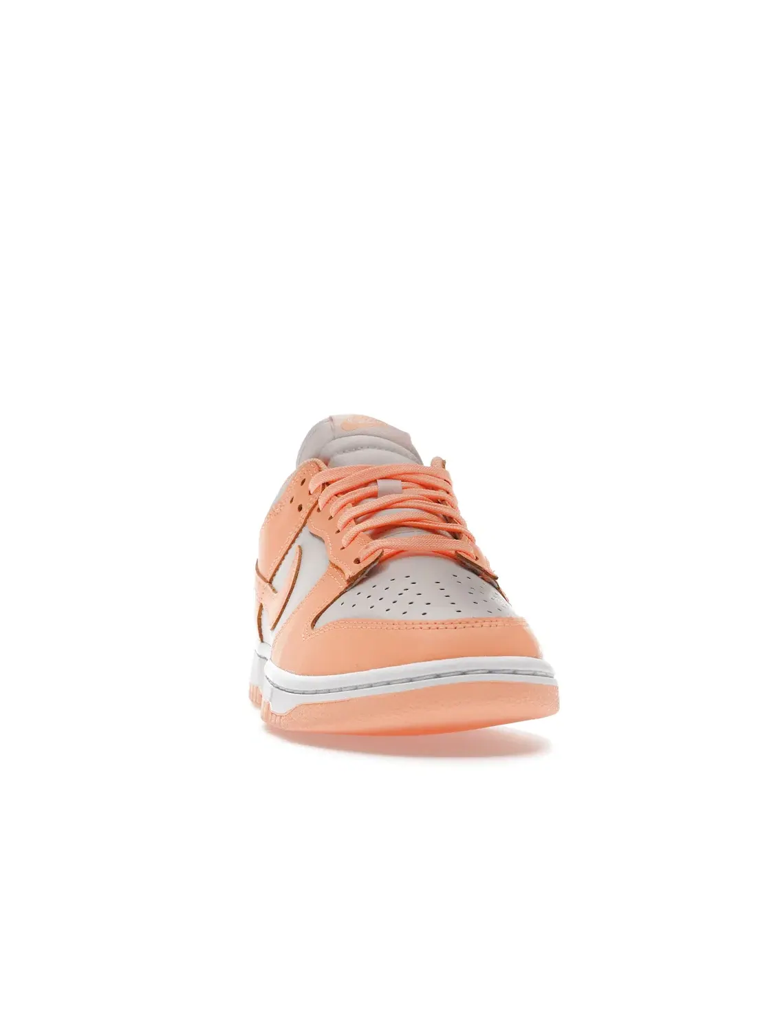 Женские кроссовки с двухцветным дизайном Nike Dunk Low — изображение 2 из 4, кремовый/белый/кремовый