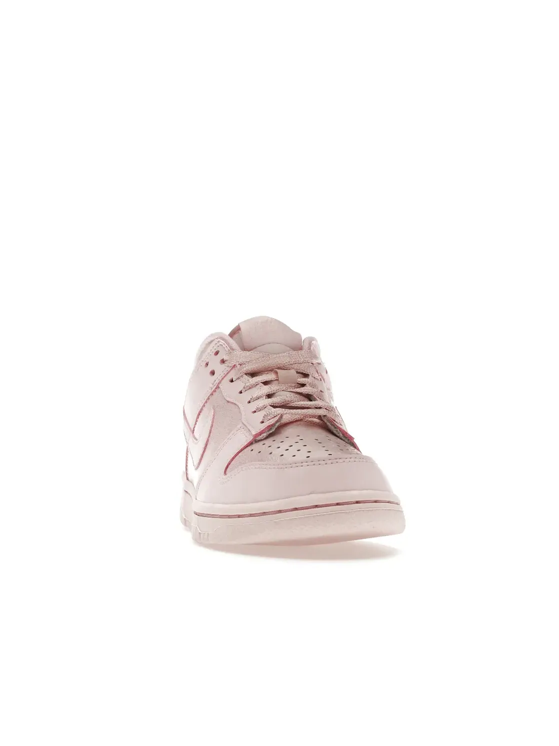 Детские кроссовки Lifestyle с перфорированным носком Nike Dunk Low Nike — изображение 2 из 4, розовый/розовый