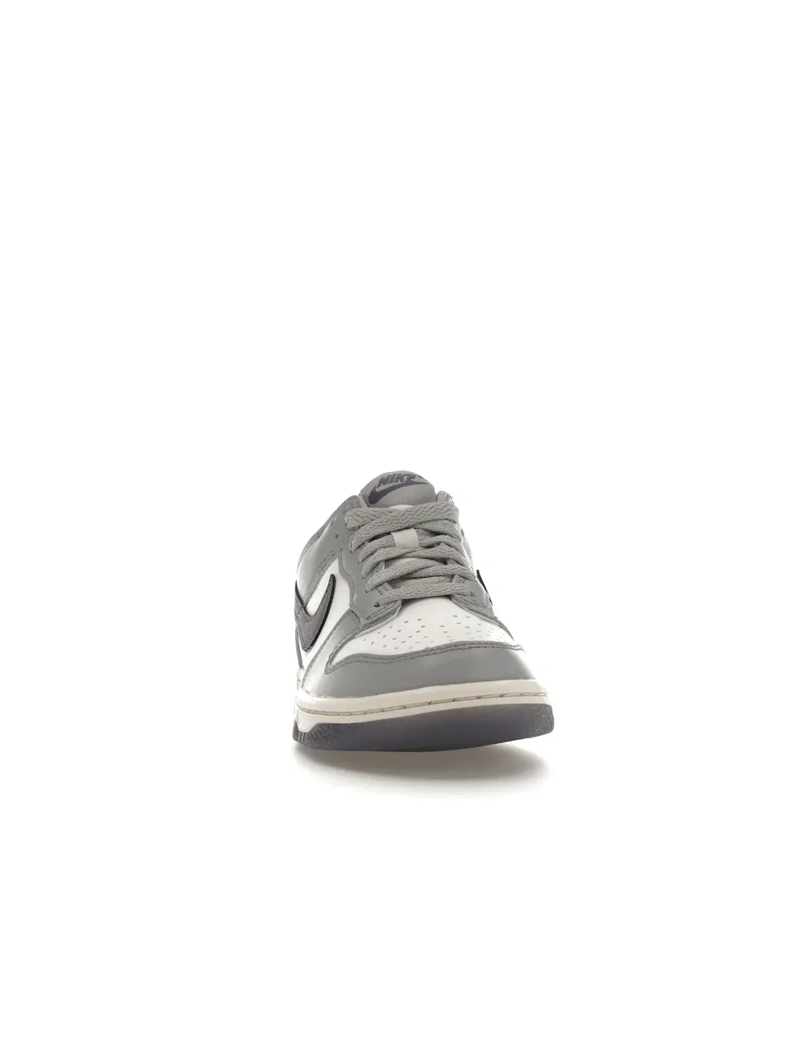 Детские кроссовки для мальчиков и девочек с низким силуэтом Nike Dunk Low Nike — изображение 2 из 4