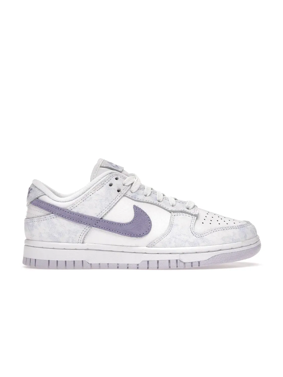 Женские кроссовки lifestyle с кожаным верхом Nike Dunk Low — изображение 1 из 4