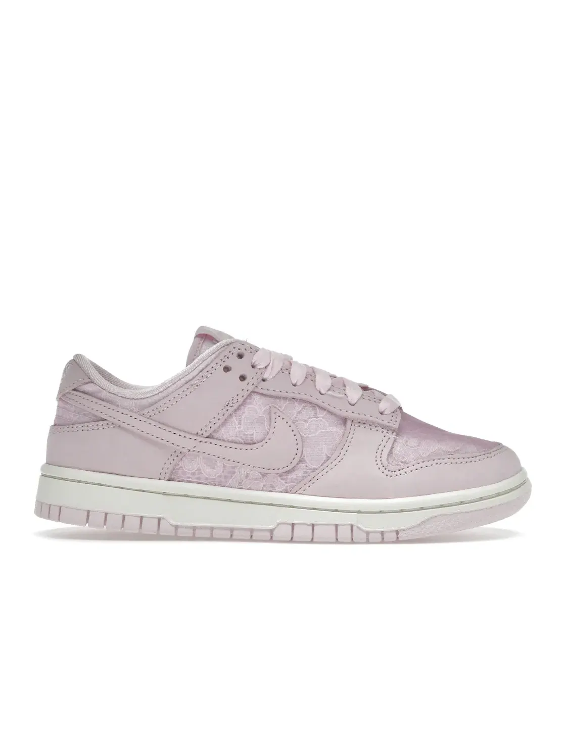 Женские кроссовки Lifestyle Nike Nike Dunk Low — изображение 1 из 4, розовый/розовый