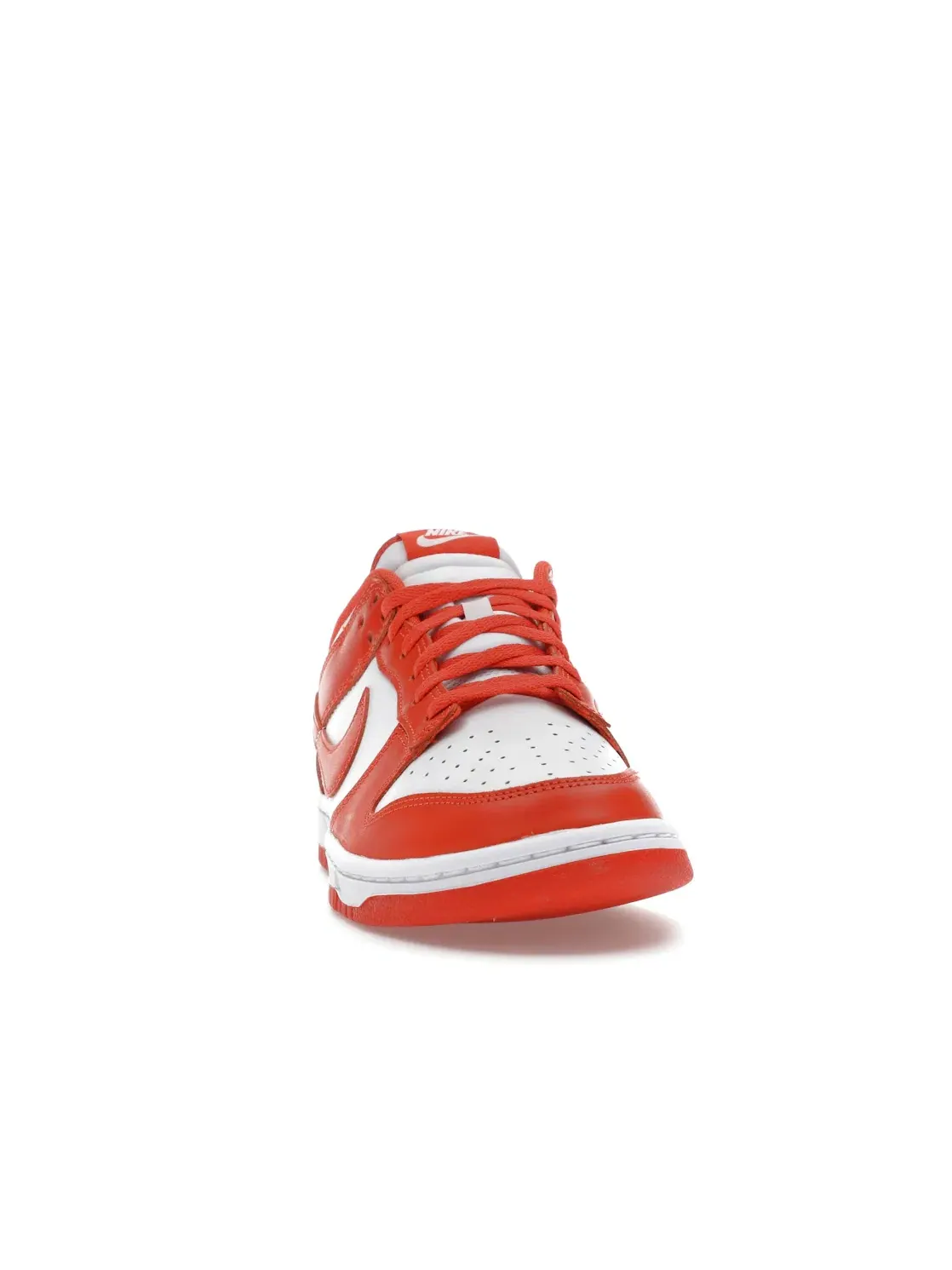 Мужские кроссовки Lifestyle с кожаным верхом Nike Dunk Low Retro — изображение 2 из 4, белый//белый