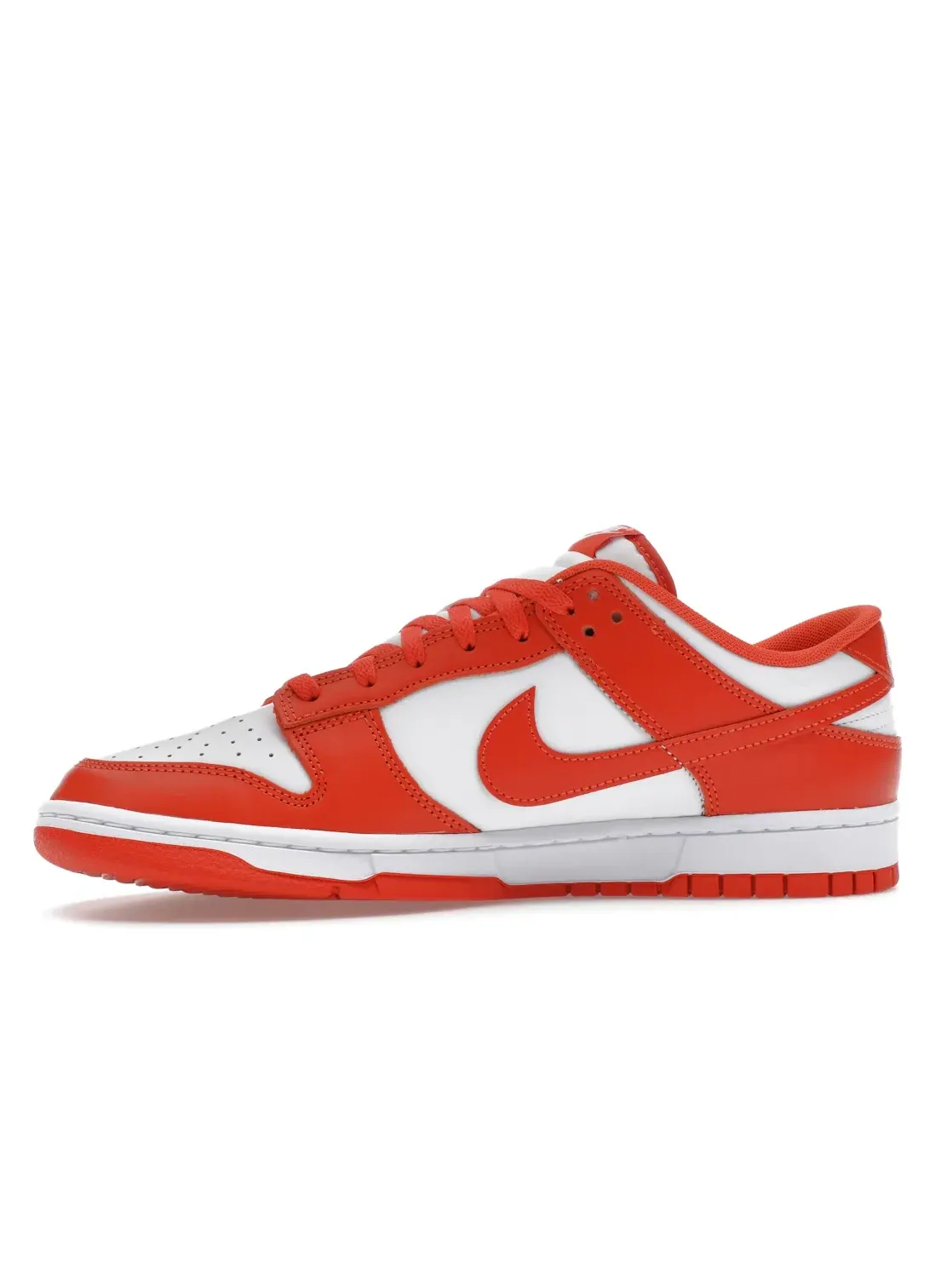 Мужские кроссовки Lifestyle с кожаным верхом Nike Dunk Low Retro — изображение 3 из 4, белый//белый