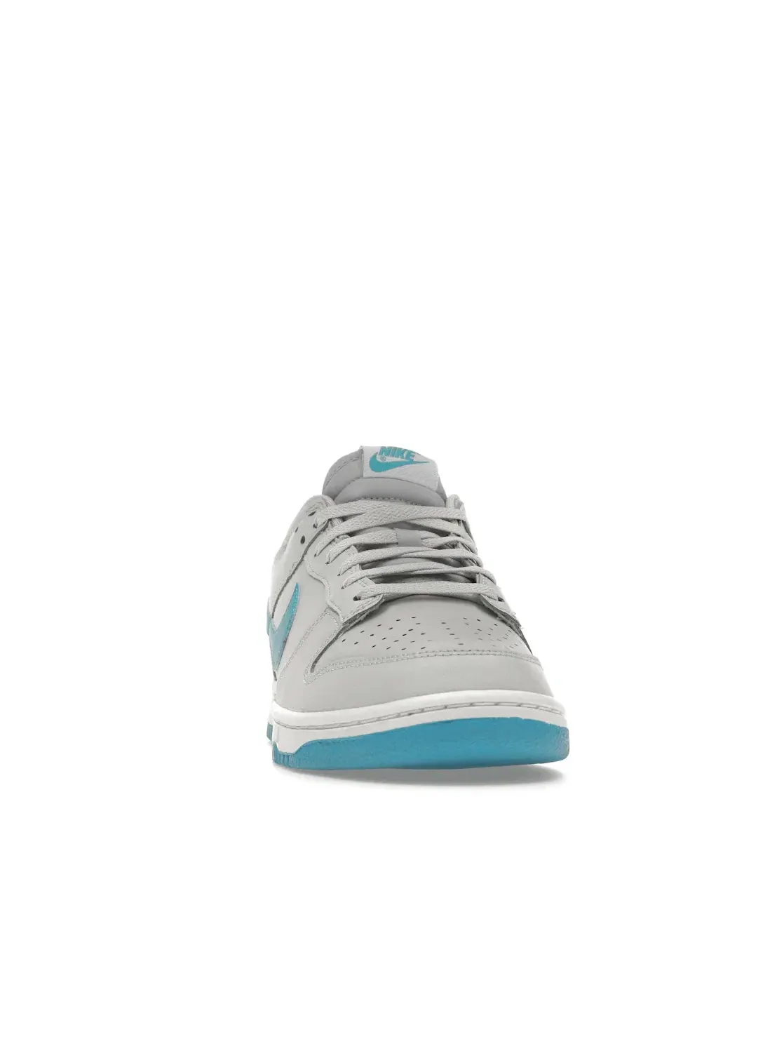 Мужские кроссовки Lifestyle с кожаным верхом Nike Dunk Low Retro — изображение 2 из 4, платиновый/синий-белый