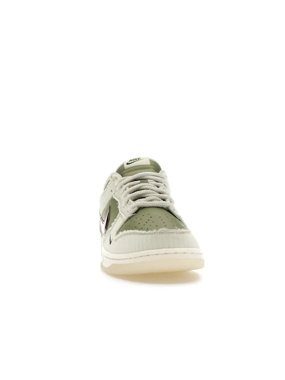 Мужские кроссовки Lifestyle Nike Dunk Low Retro PRM — изображение 2 из 4