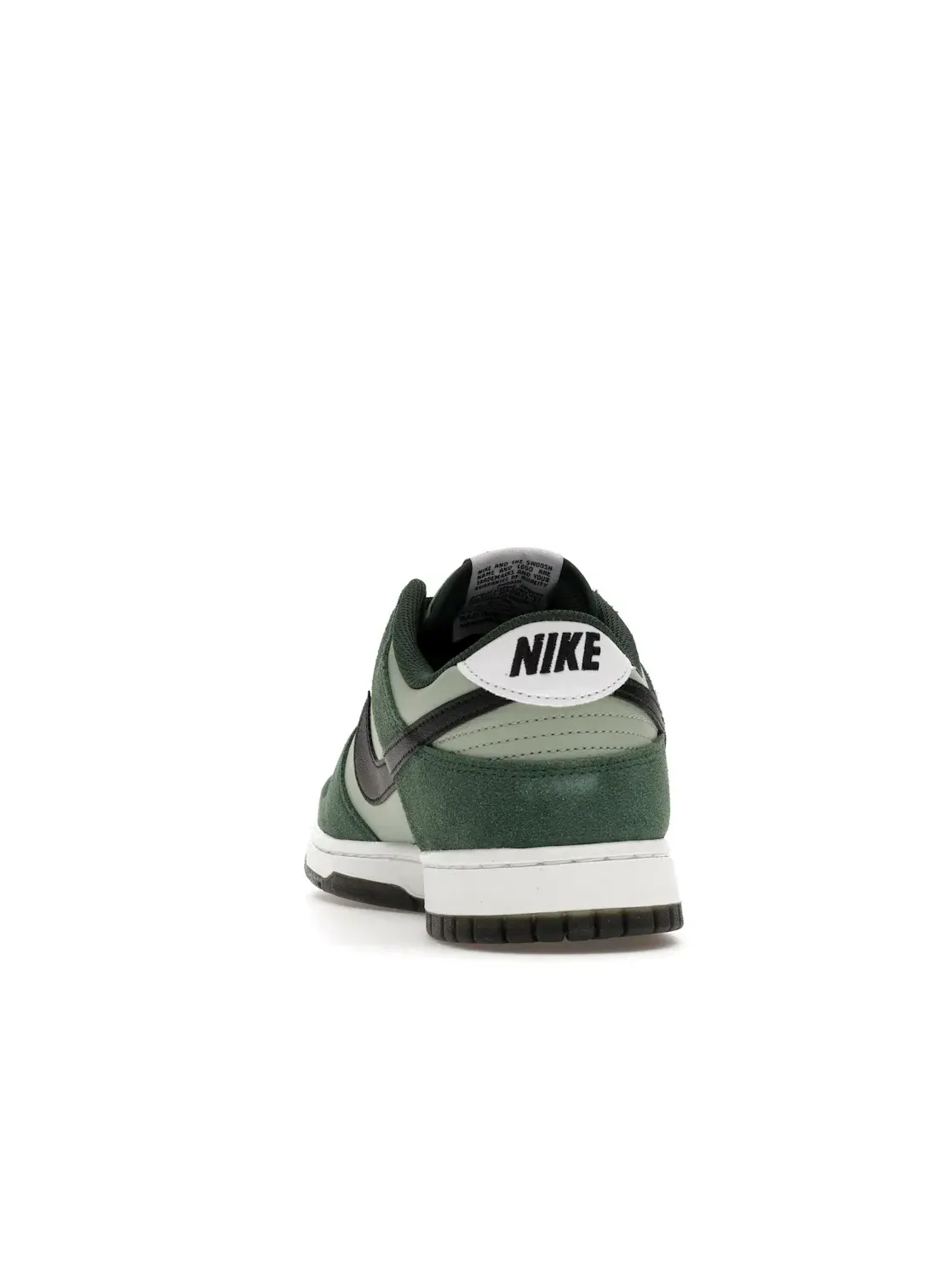 Мужские кроссовки с замшевым и кожаным верхом Nike Dunk Low Retro SE — изображение 4 из 4, белый/черный