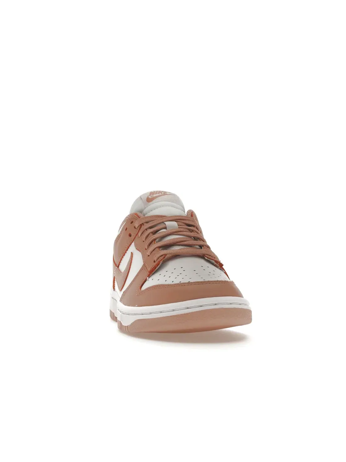 Женские кроссовки с ретро-дизайном Nike Dunk Low — изображение 2 из 4, белый/розовый