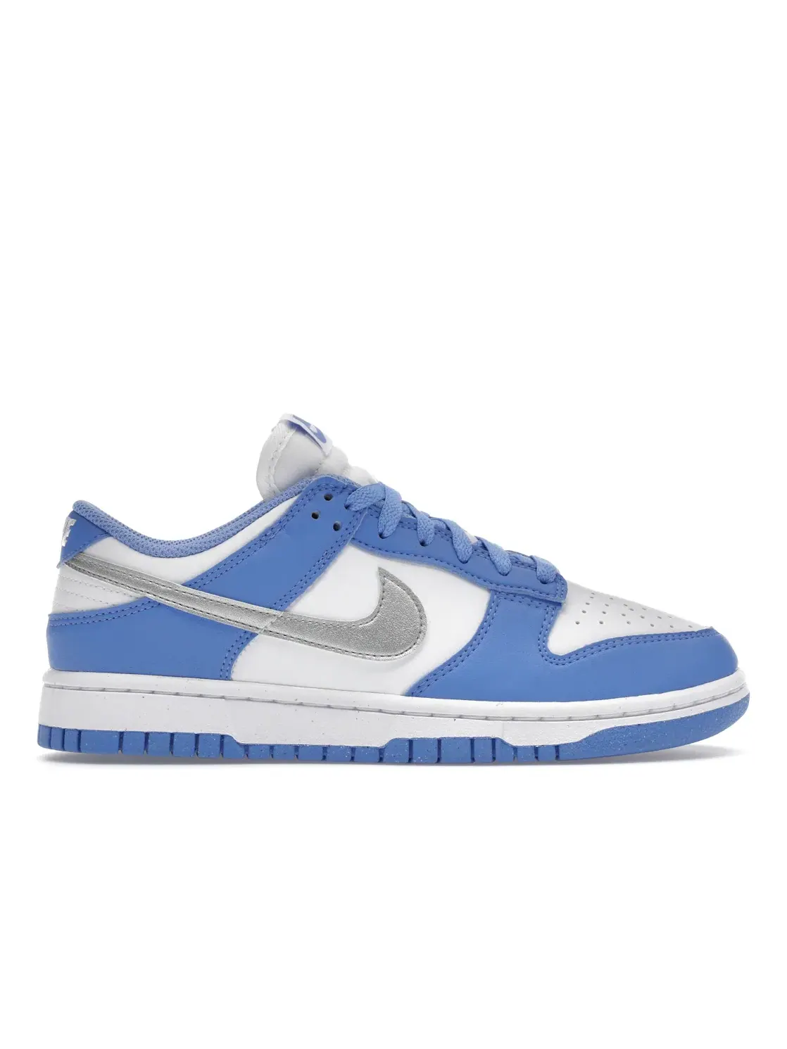 Женские кроссовки Lifestyle с перфорацией Nike Dunk Low — изображение 1 из 4