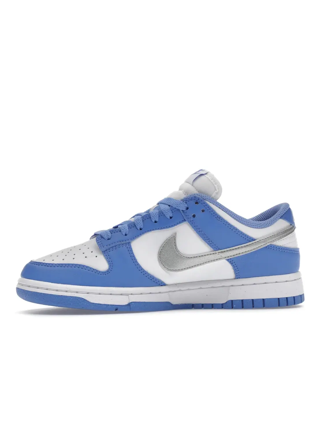 Женские кроссовки Lifestyle с перфорацией Nike Dunk Low — изображение 3 из 4