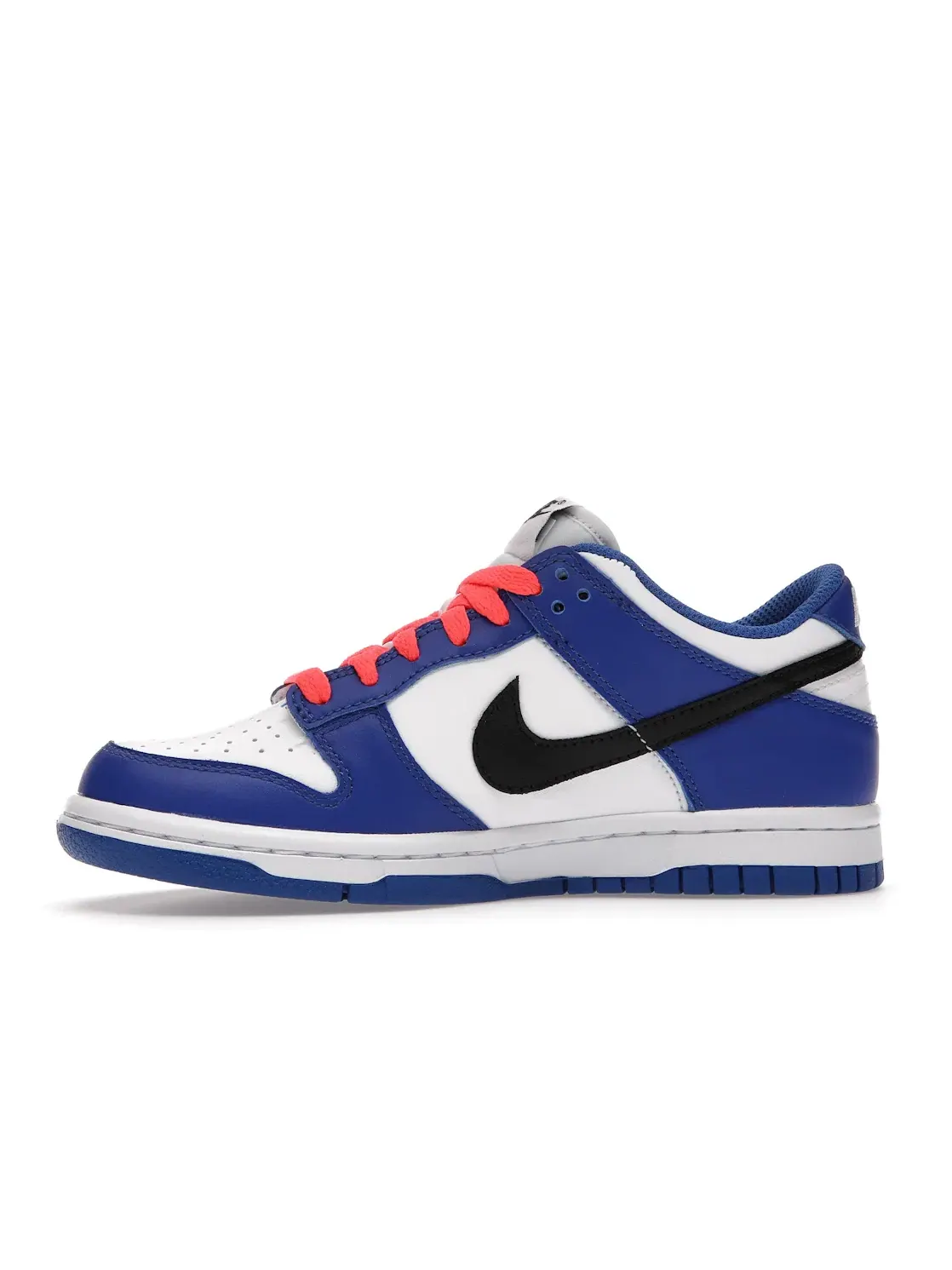 Детские кроссовки Lifestyle с модельным названием Nike Dunk Low Nike — изображение 3 из 4, белый/яркий--черный