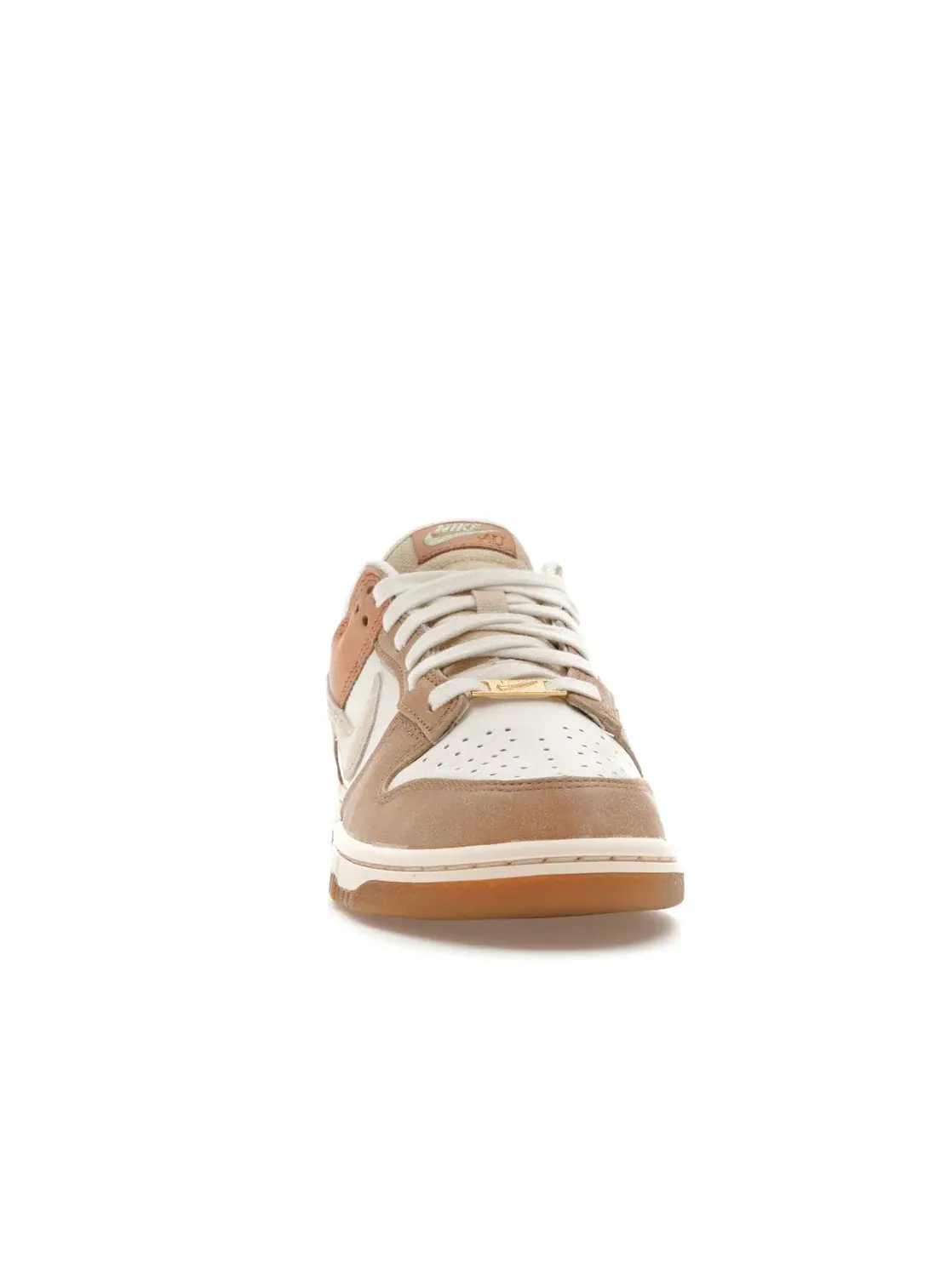 Женские кроссовки с низким профилем Nike Dunk Low SE Nike — изображение 2 из 4, коричневый