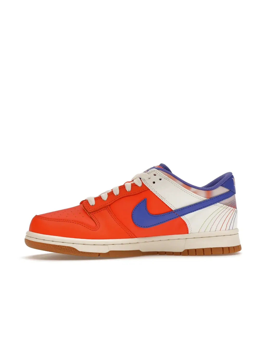 Детские кроссовки Lifestyle Nike Dunk Low SE — изображение 3 из 4, оранжевый/розовый//синий