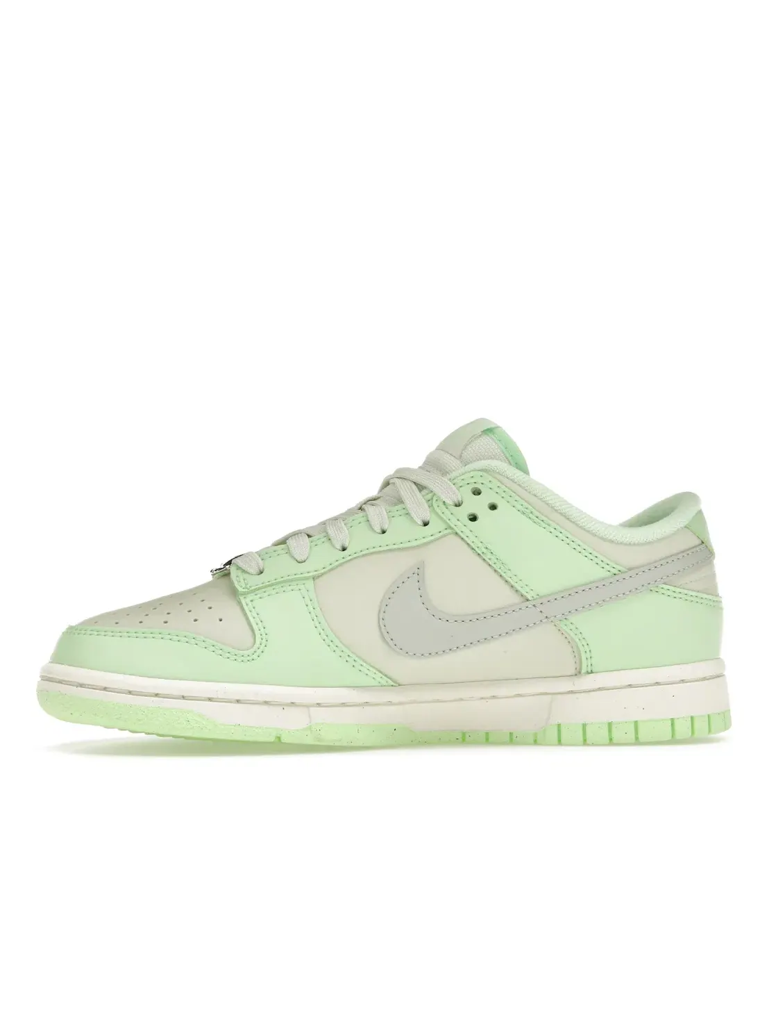Женские кроссовки с экологичной конструкцией Nike Dunk Low SE Next Nature — изображение 3 из 4