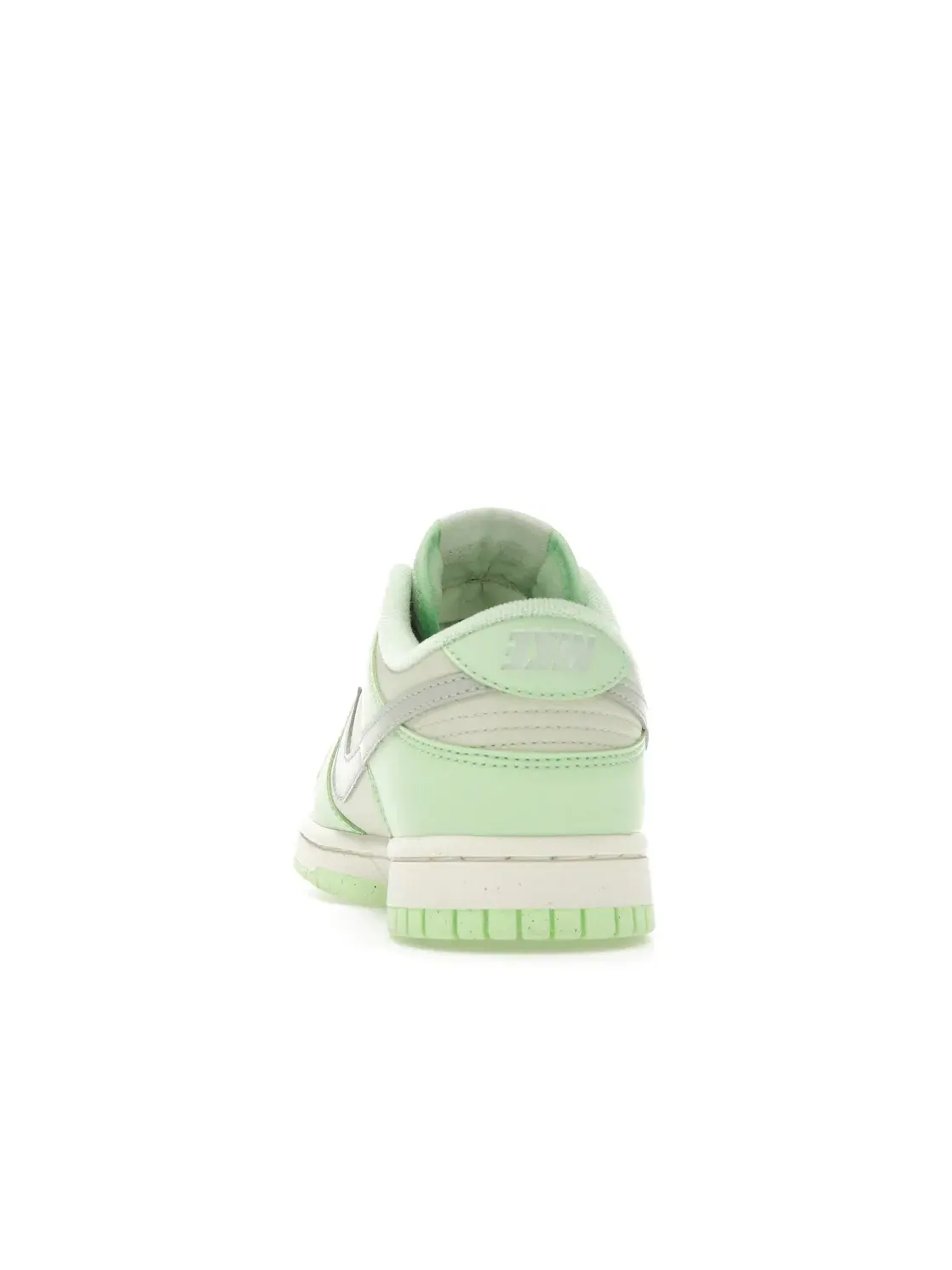 Женские кроссовки с экологичной конструкцией Nike Dunk Low SE Next Nature — изображение 4 из 4