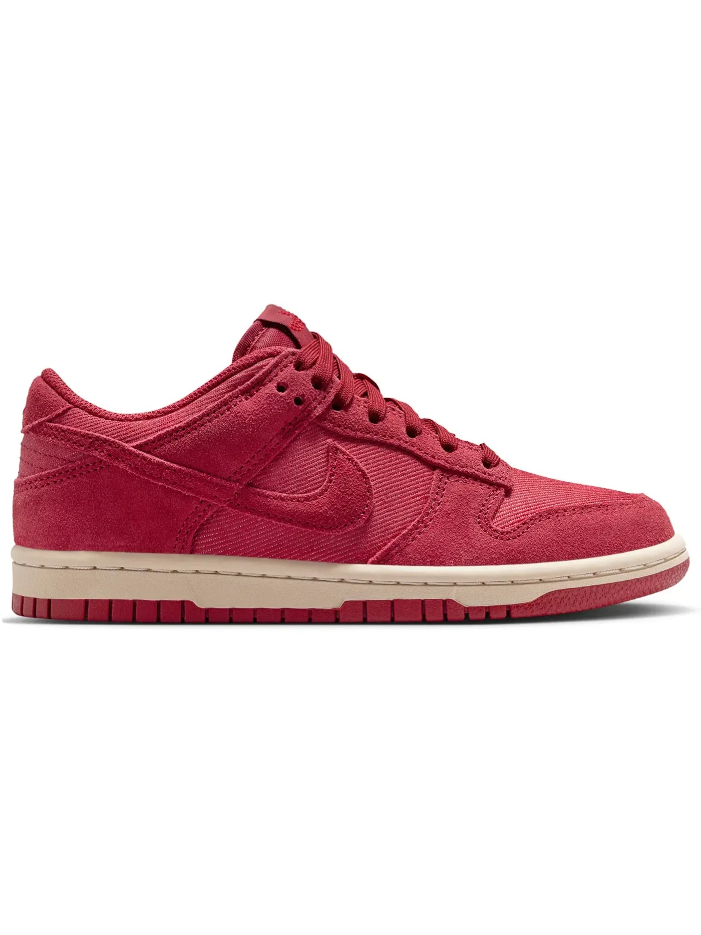 Детские кроссовки lifestyle Nike Dunk Low SE Nike, Team Crimson/Sanddrift/Team Crimson — изображение 1 из 1