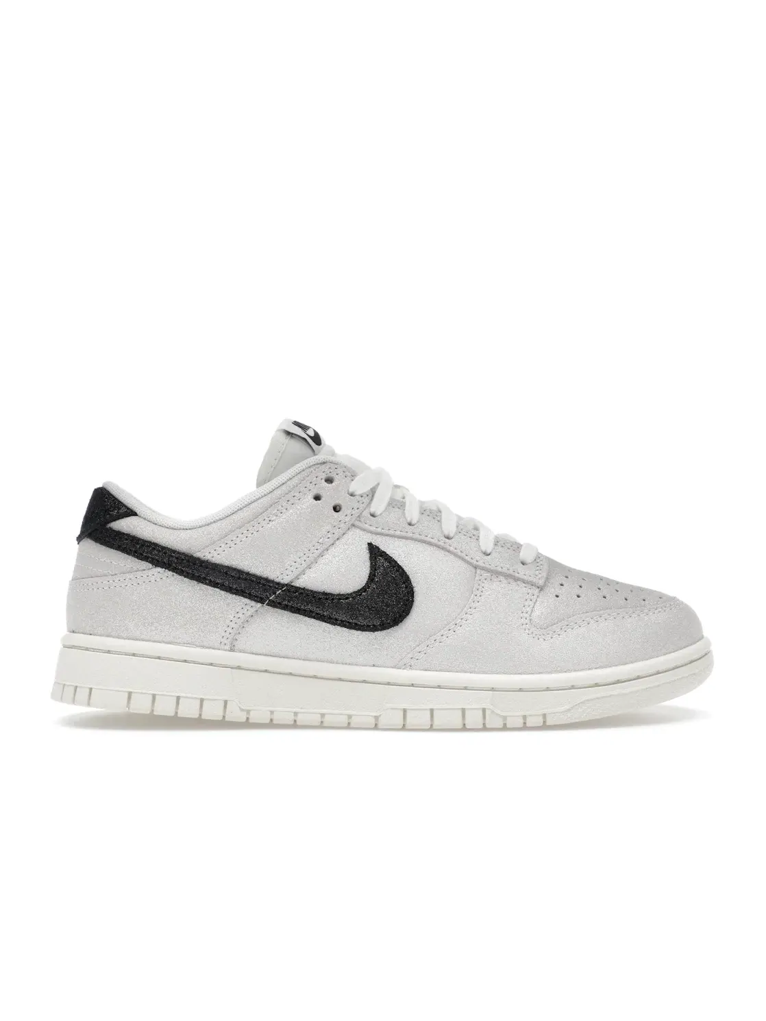 Женские кроссовки с замшевым верхом Nike Dunk Low SE — изображение 1 из 4, белый/черный/красный