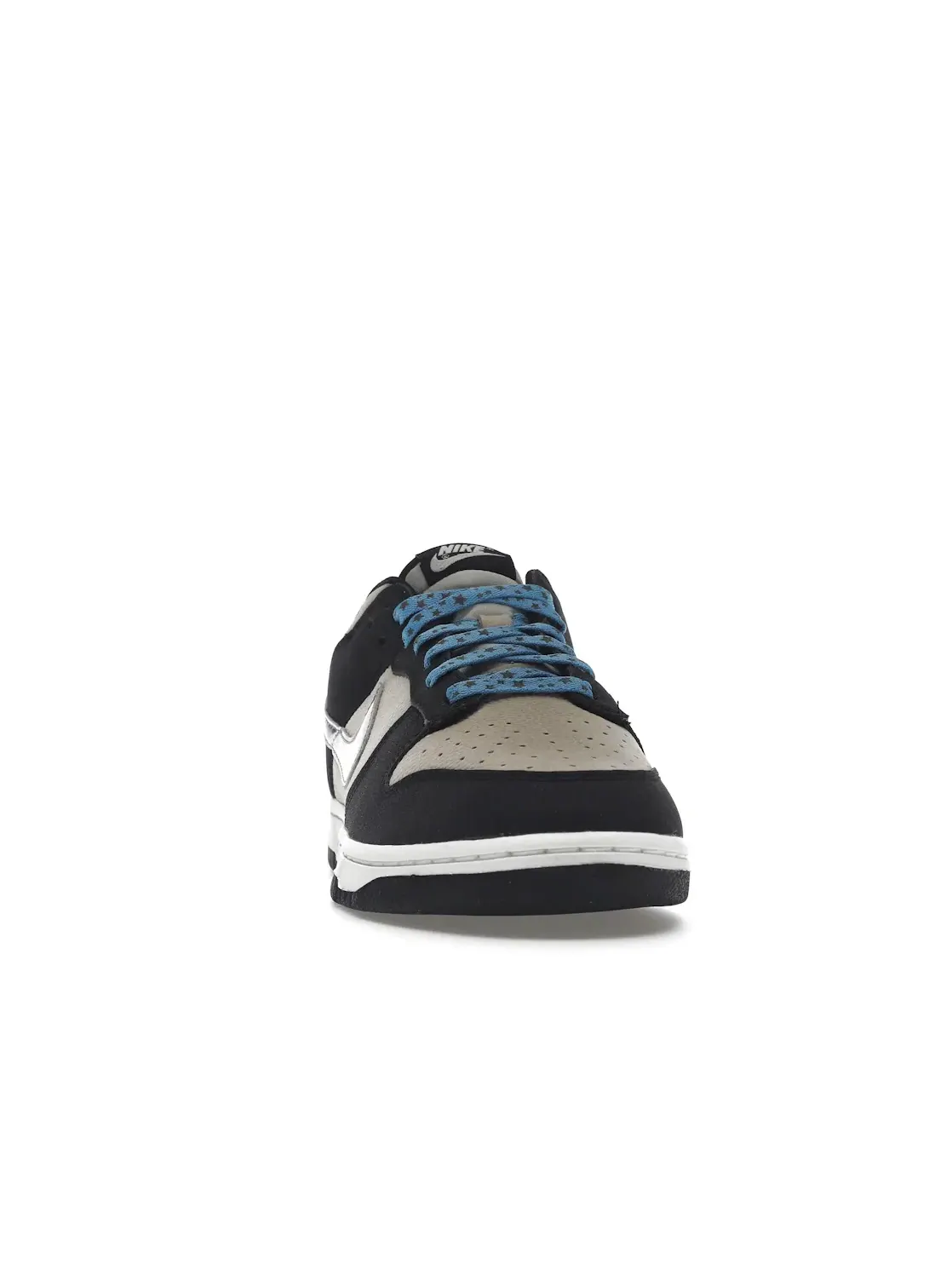 Женские кроссовки с блестящими элементами Nike Dunk Low — изображение 2 из 4