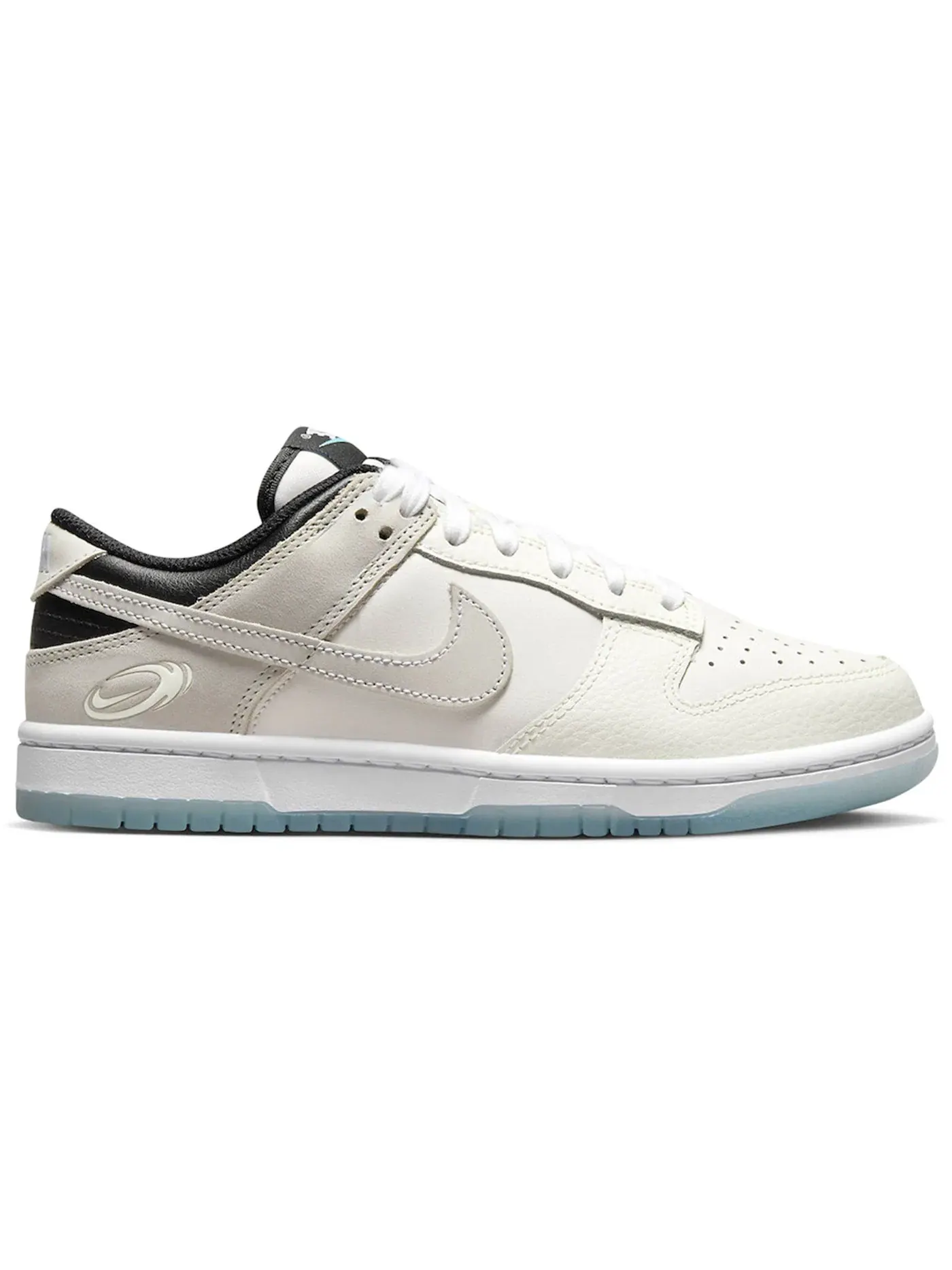 Женские кроссовки Lifestyle Nike Dunk Low White/Igloo-Black-Neutral Gre — изображение 1 из 5