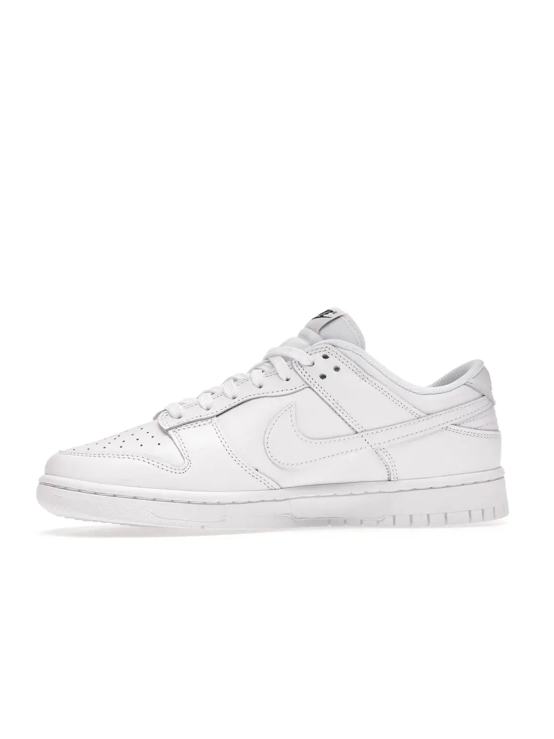 Женские кроссовки кожаные Nike Dunk Low White/White-White — изображение 3 из 4