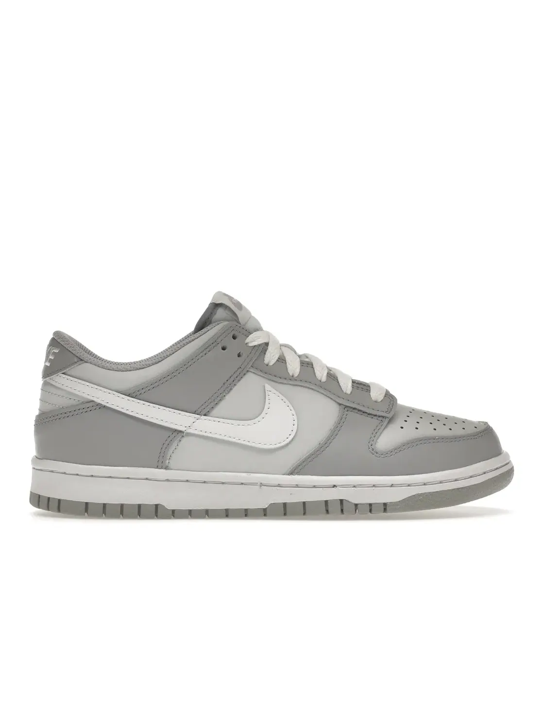 Детские кроссовки Lifestyle с двухцветным дизайном Nike Dunk Low — изображение 1 из 4, платиновый/белый-серый