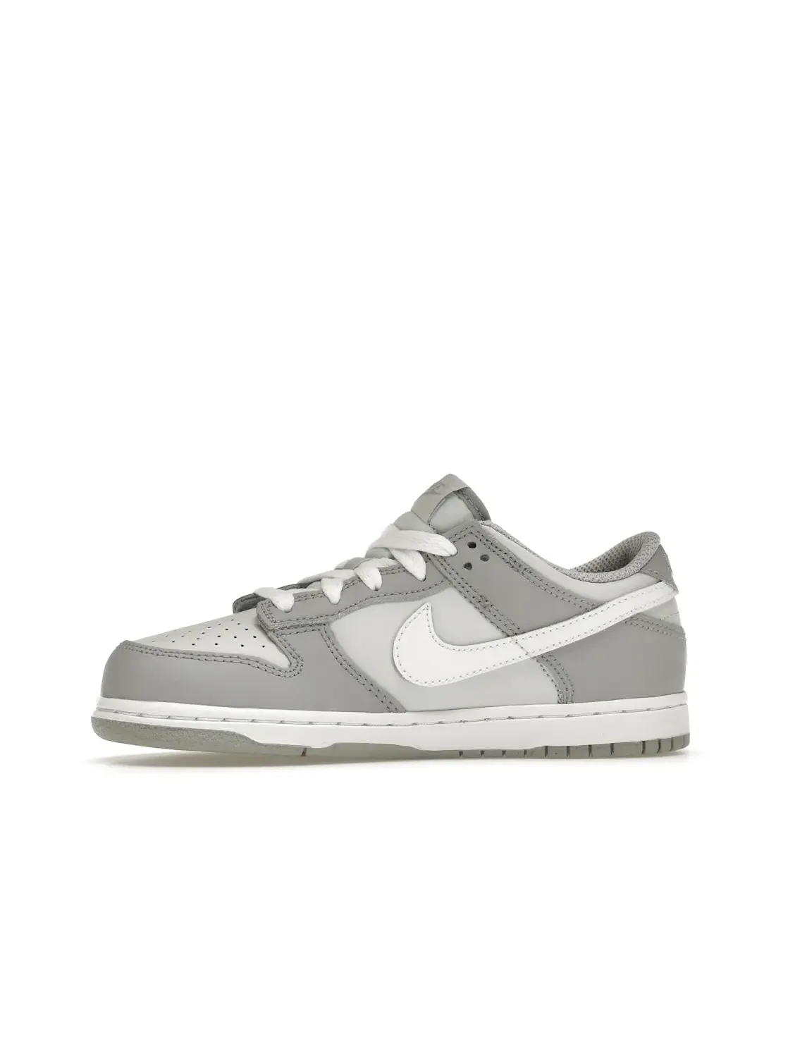 Детские кроссовки с перфорированным носком Nike Dunk Low — изображение 3 из 4, платиновый/белый-серый