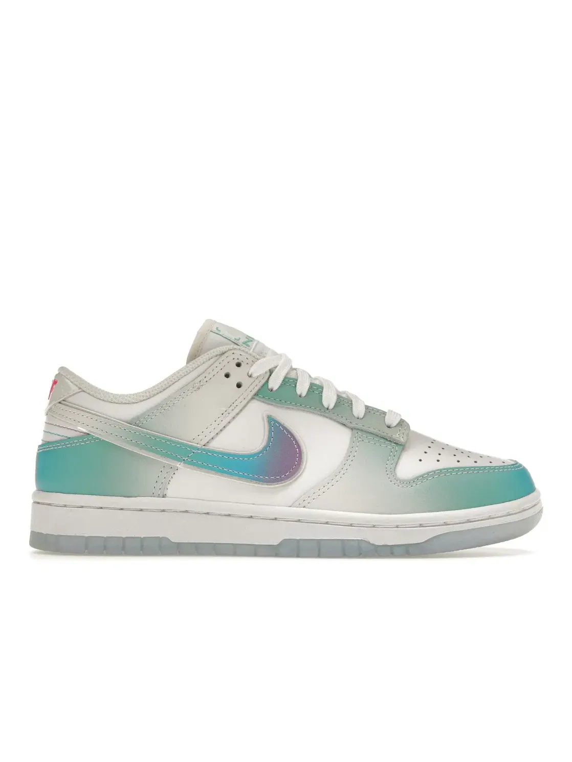 Женские кроссовки с переливающимся эффектом Nike Dunk Low Nike — изображение 1 из 4