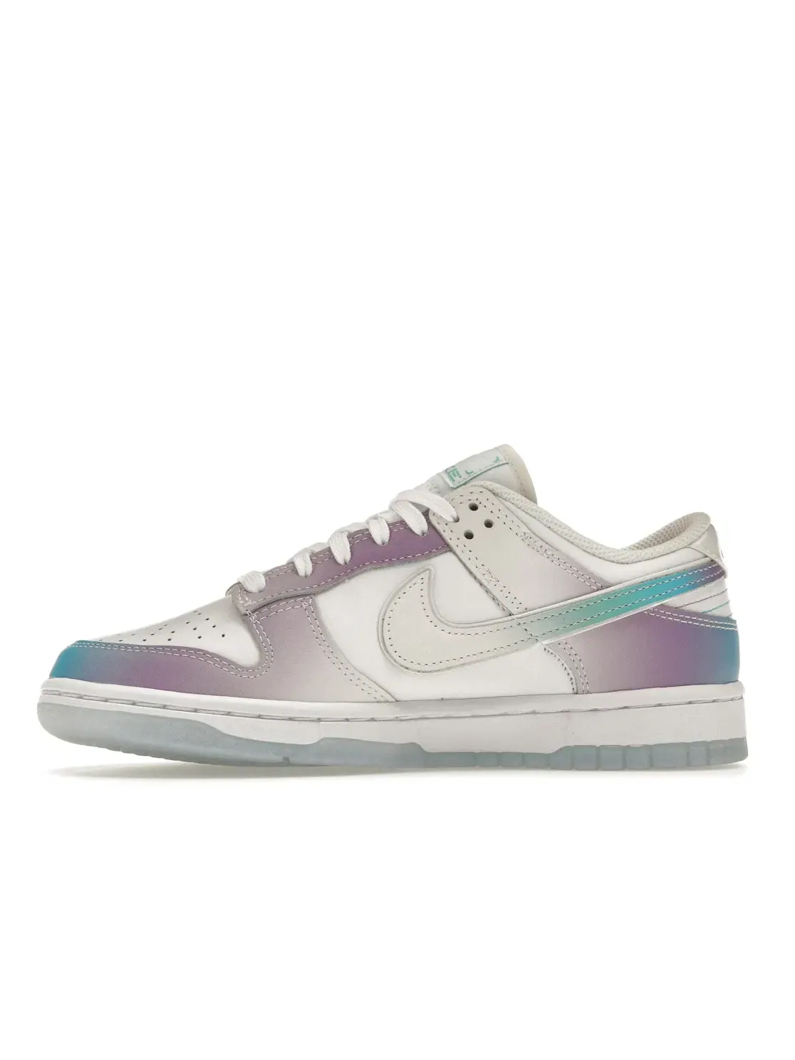 Женские кроссовки с переливающимся эффектом Nike Dunk Low Nike — изображение 3 из 4