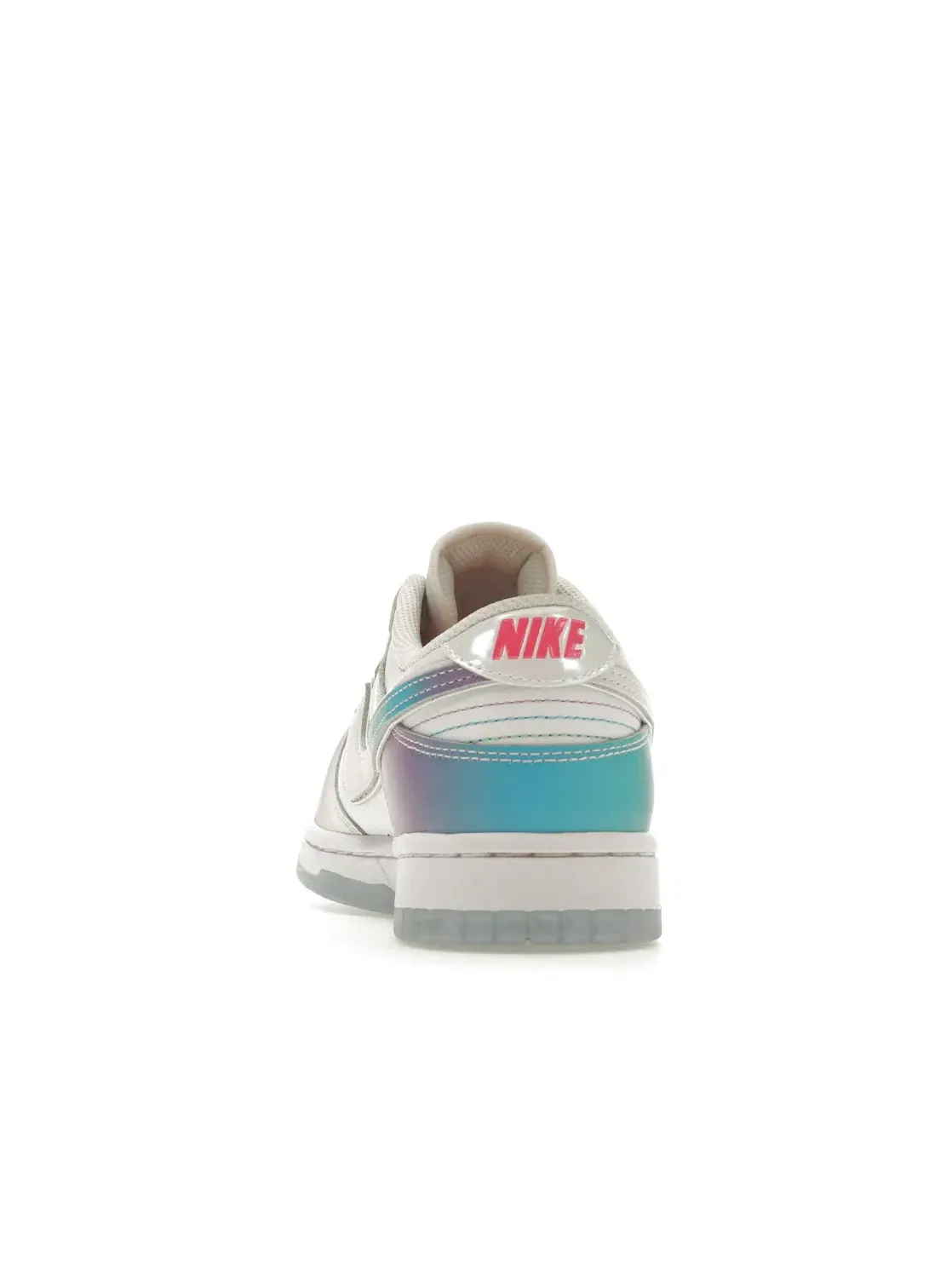 Женские кроссовки с переливающимся эффектом Nike Dunk Low Nike — изображение 4 из 4