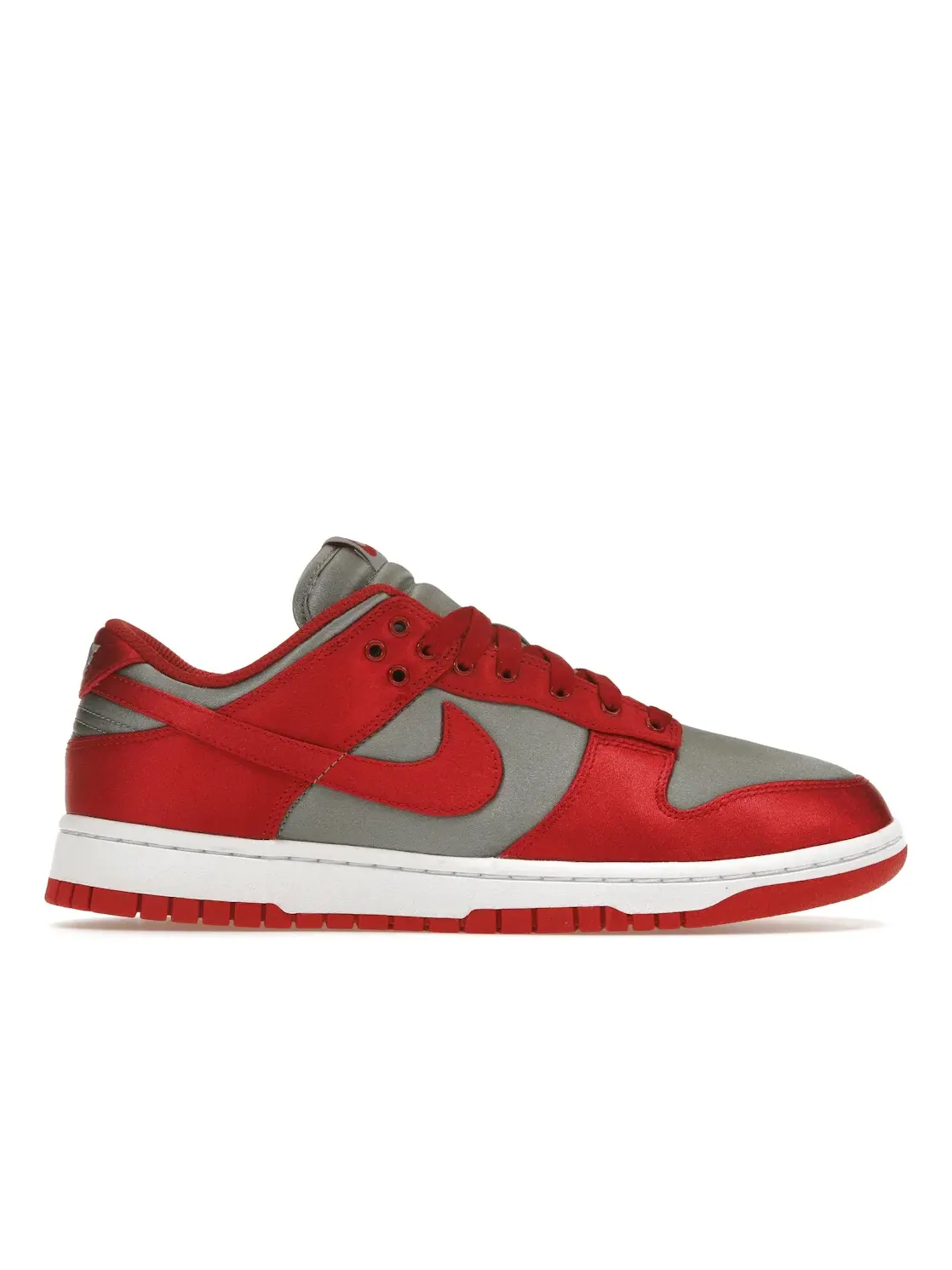 Женские кроссовки с атласной отделкой Nike Dunk Low — изображение 1 из 4, серый/красный-белый